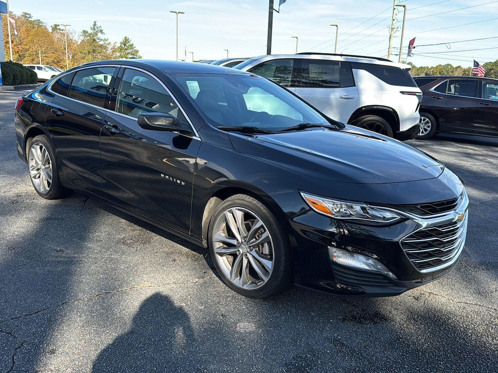 2024 Chevrolet Malibu Premier 2LT photo 3