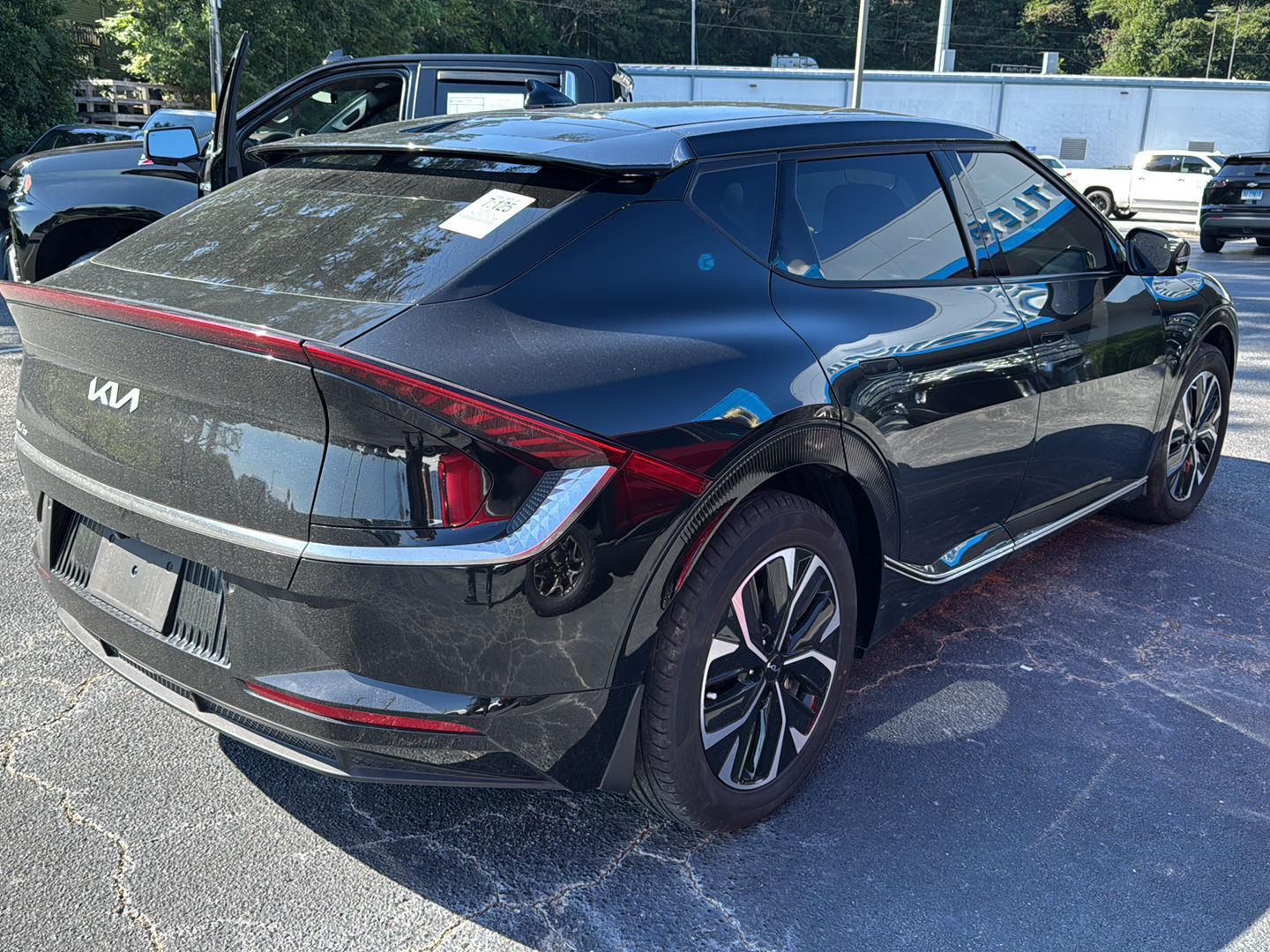 2022 Kia EV6 Wind photo 4