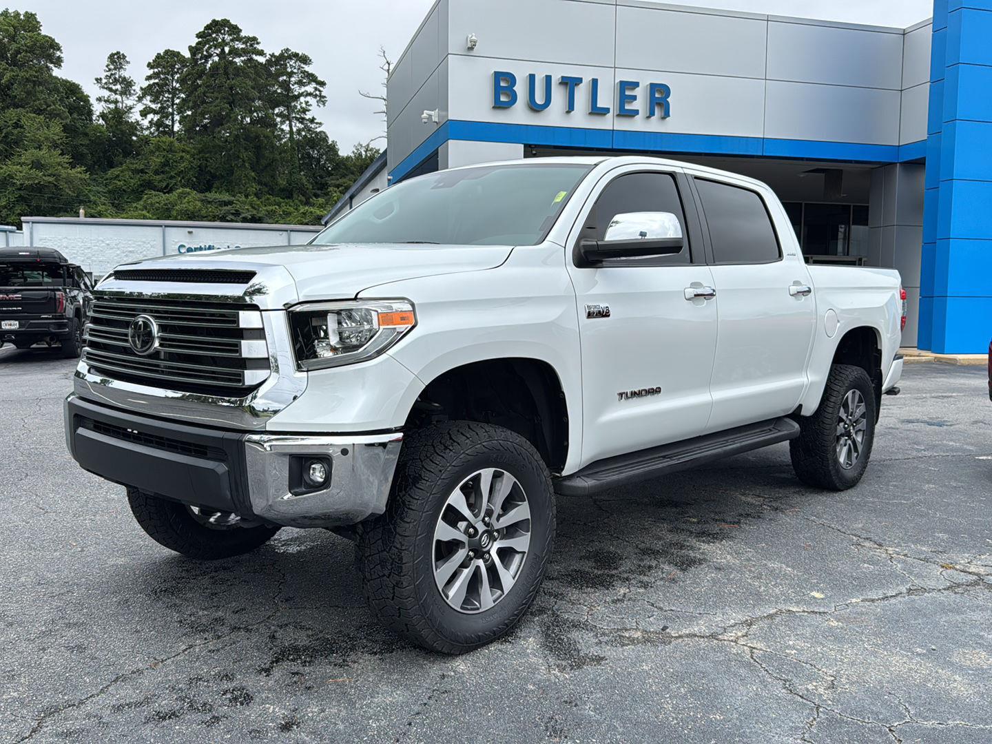 2021 Toyota Tundra Limited CrewMax photo 2