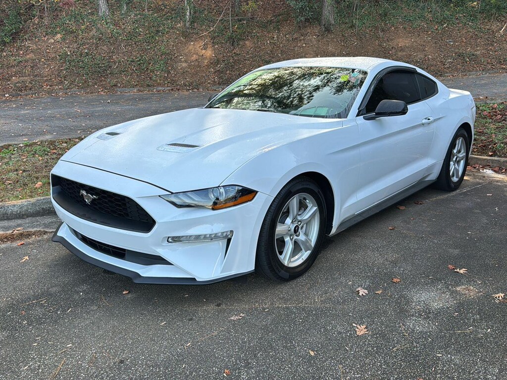 2018 Ford Mustang EcoBoost photo 2