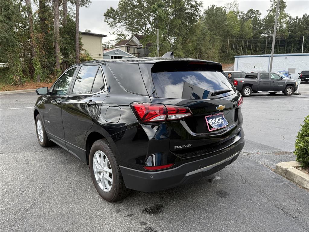 2024 Chevrolet Equinox LT photo 3