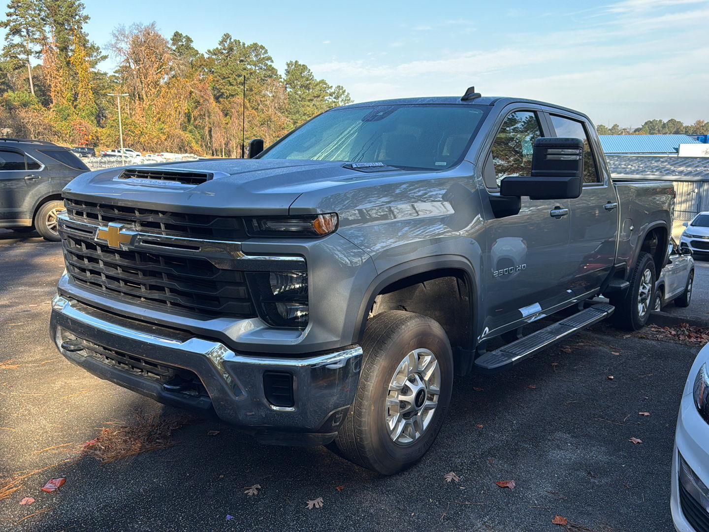 2024 Chevrolet Silverado 2500HD LT photo 2