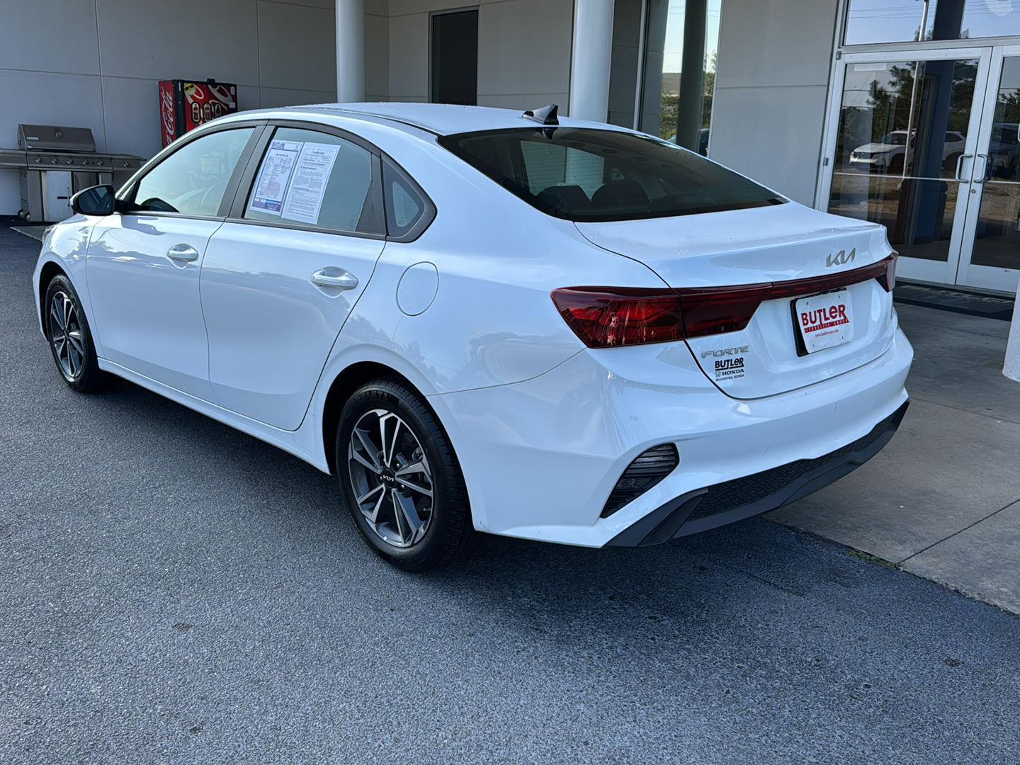 2024 Kia Forte LXS photo 3