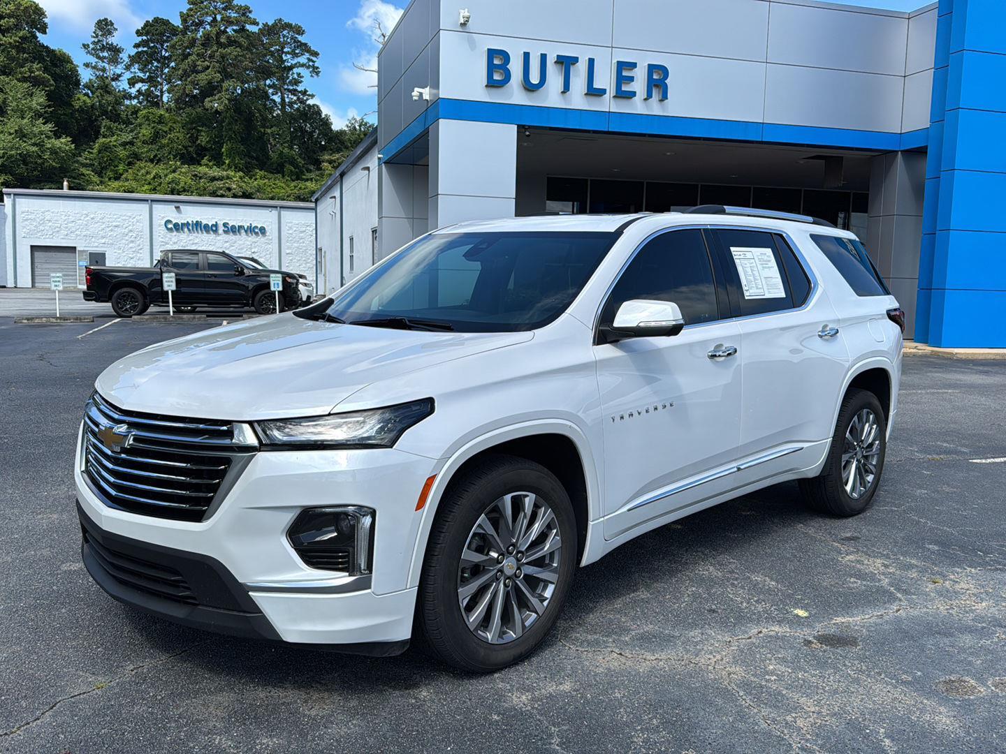 2023 Chevrolet Traverse Premier photo 2