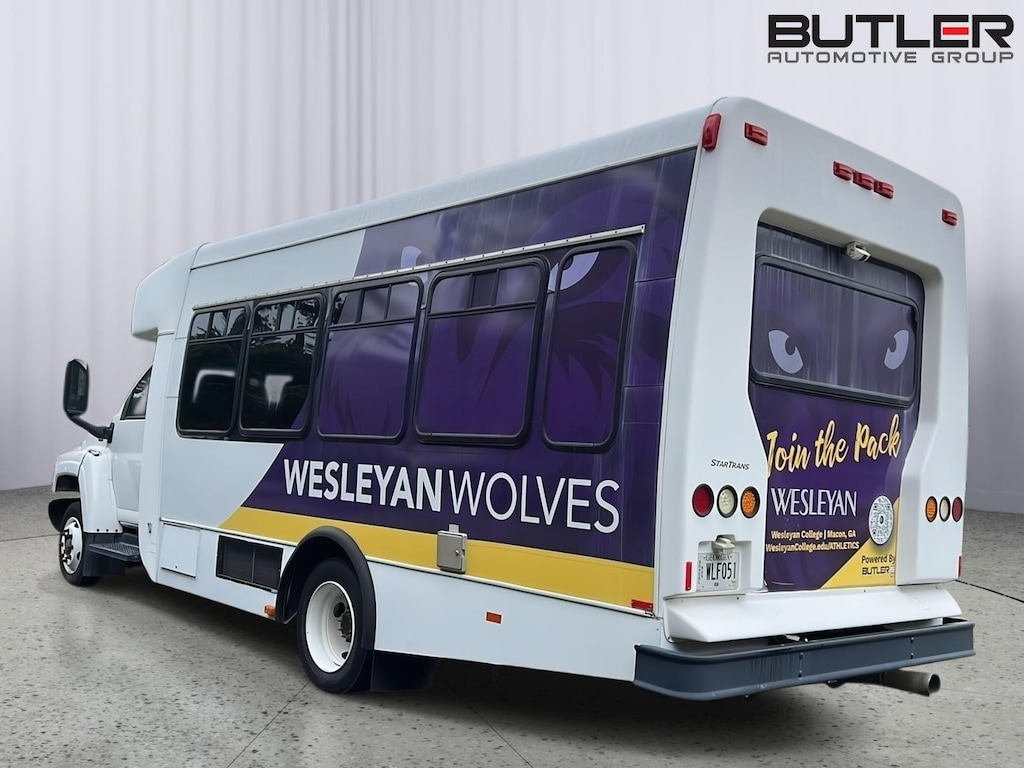 Used 2009 Chevrolet CC5500 Commercial Cutaway Truck