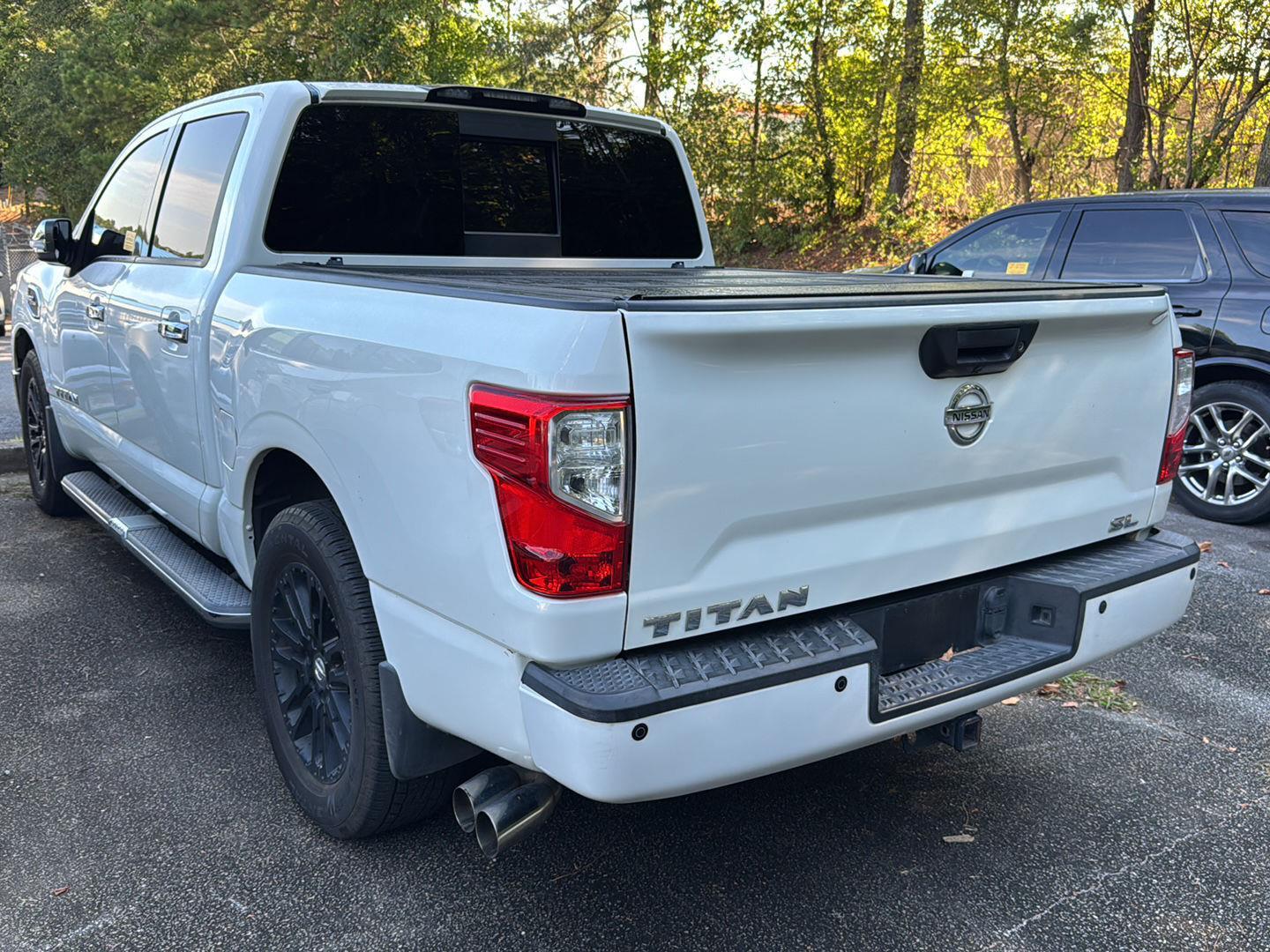 2017 Nissan Titan SL photo 3