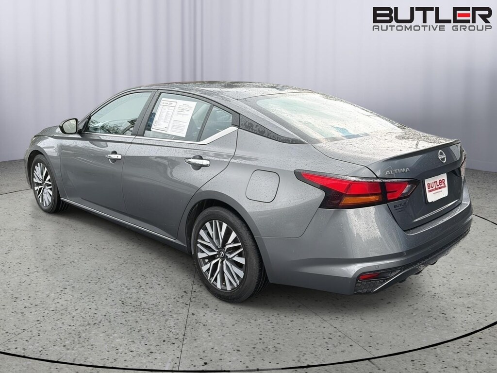 Used 2024 Nissan Altima 2.5 SV Sedan
