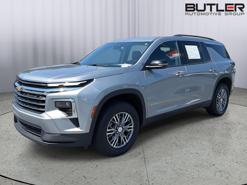 Used 2025 Chevrolet Traverse FWD LT SUV