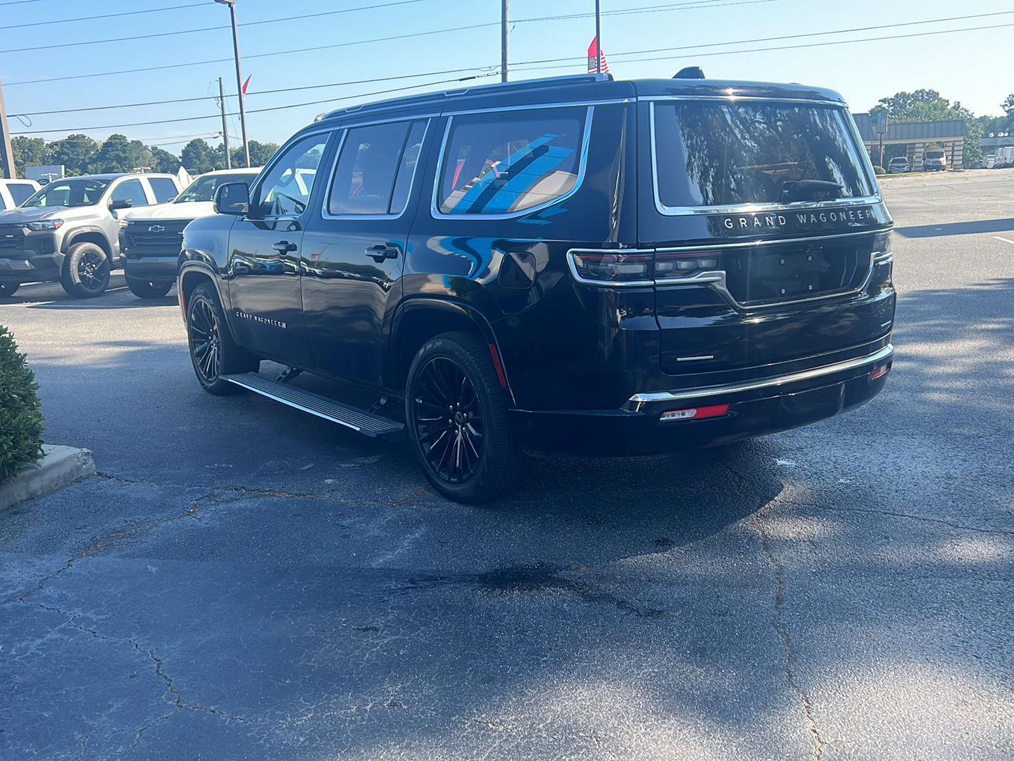 2022 Jeep Grand Wagoneer III photo 4
