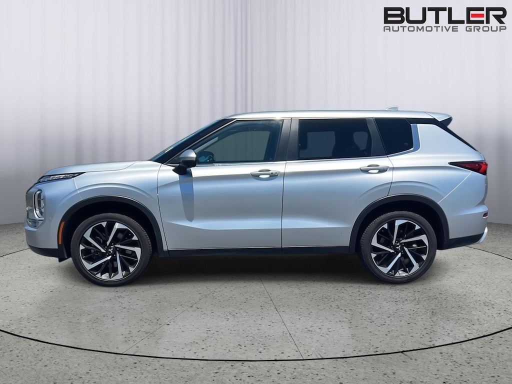Used 2024 Mitsubishi Outlander SE SUV
