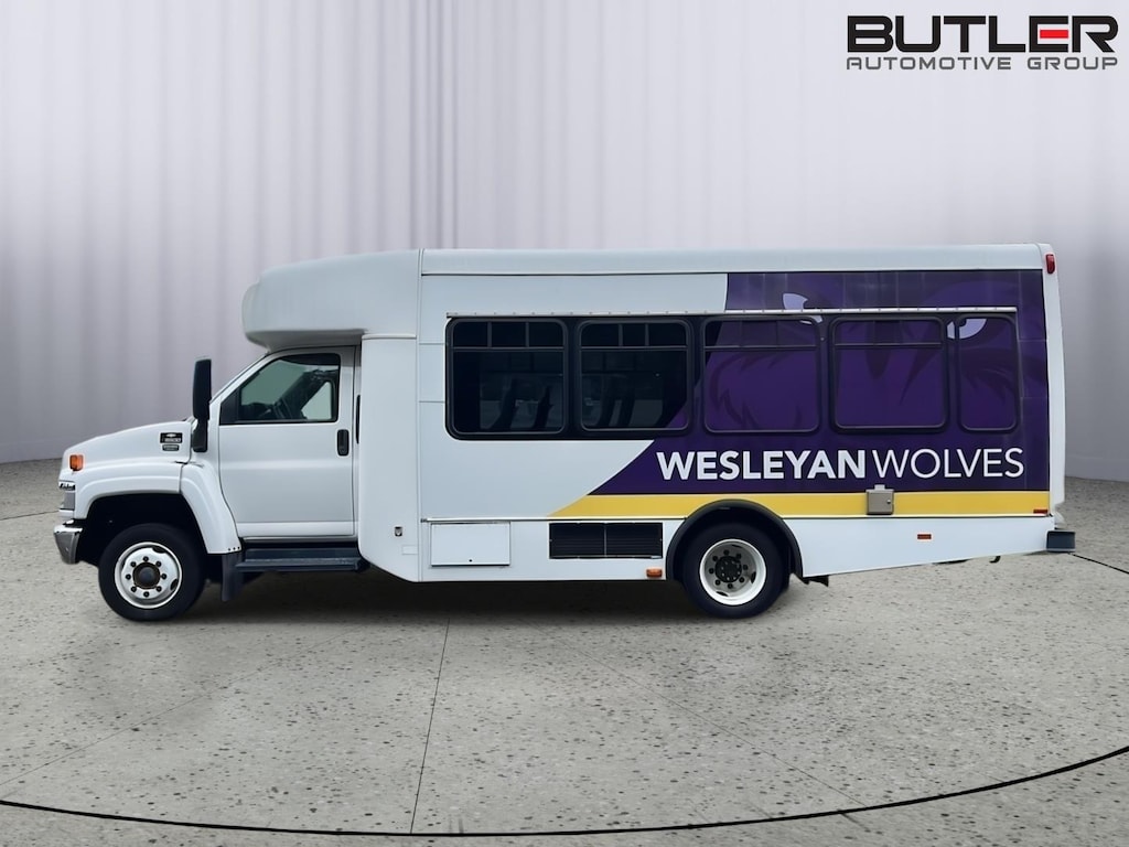 Used 2009 Chevrolet CC5500 Commercial Cutaway Truck
