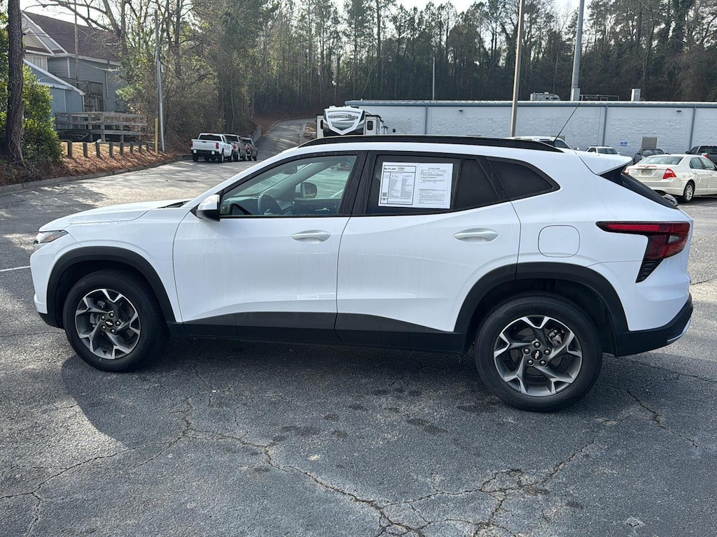 Used 2024 Chevrolet Trax LT SUV