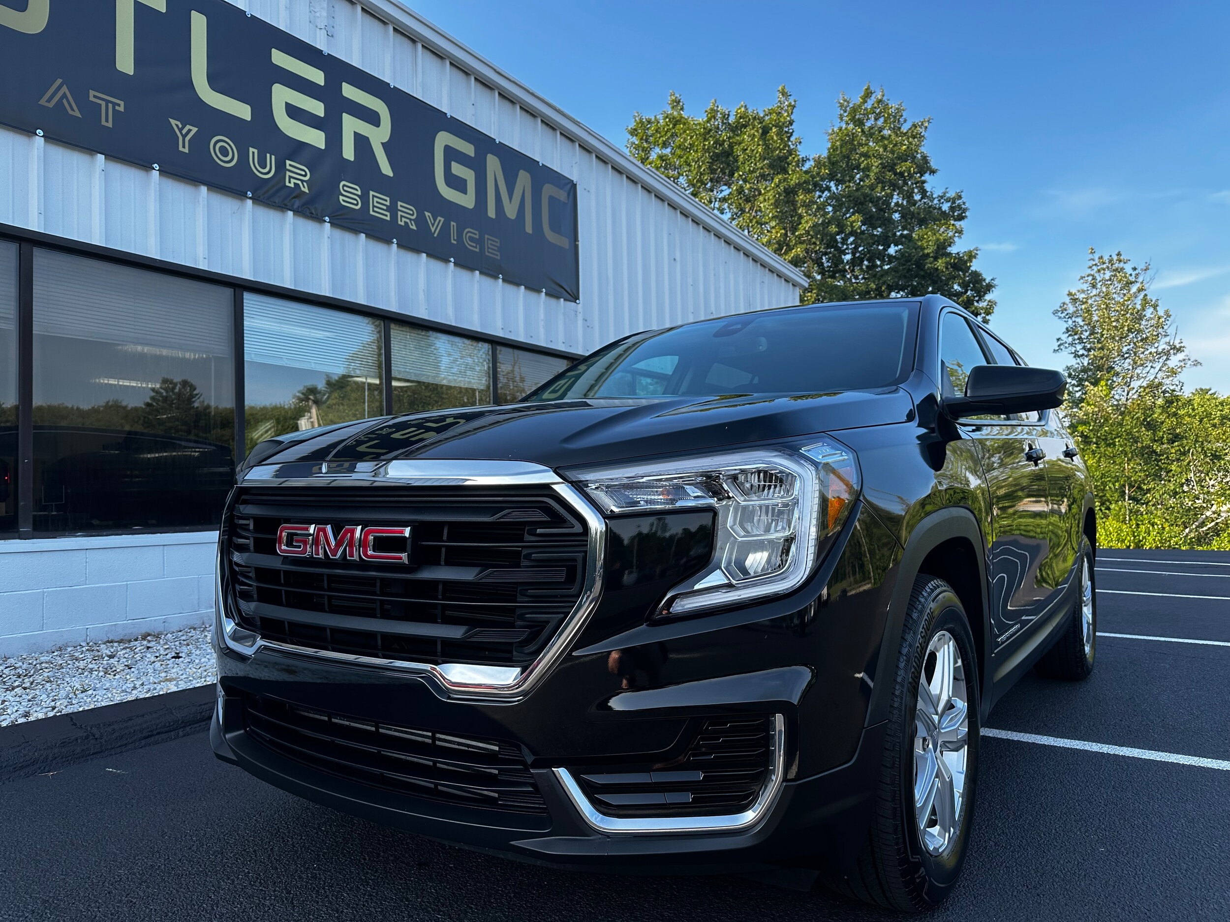 2024 Gmc Terrain SLE photo 2