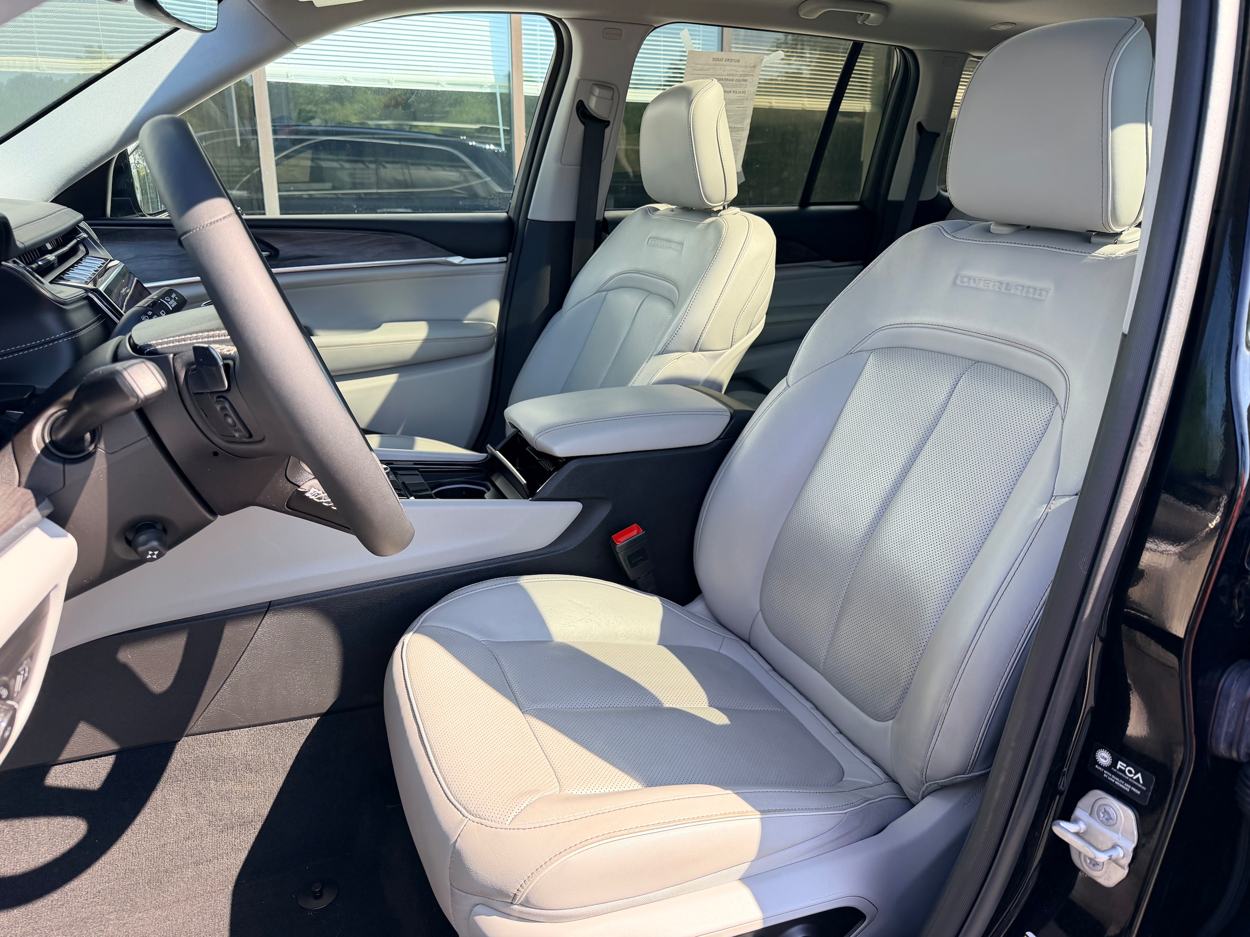 2023 Jeep Grand Cherokee Overland - Photo 29