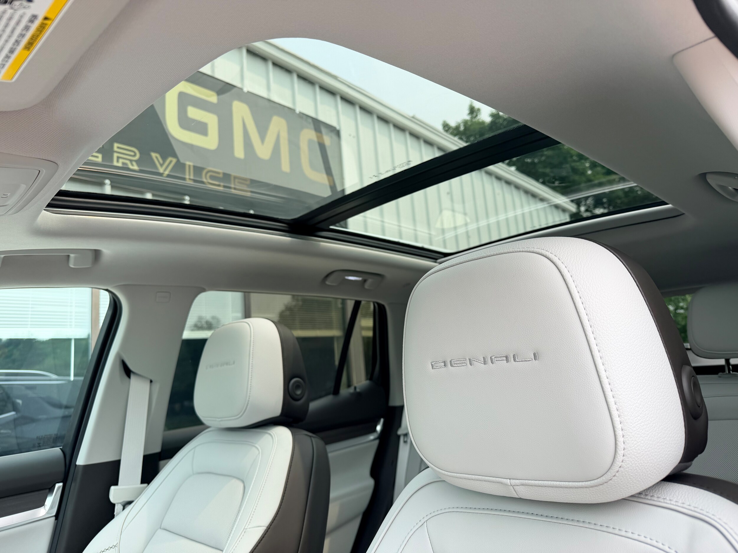 2027 GMC Terrain Denali - Photo 9