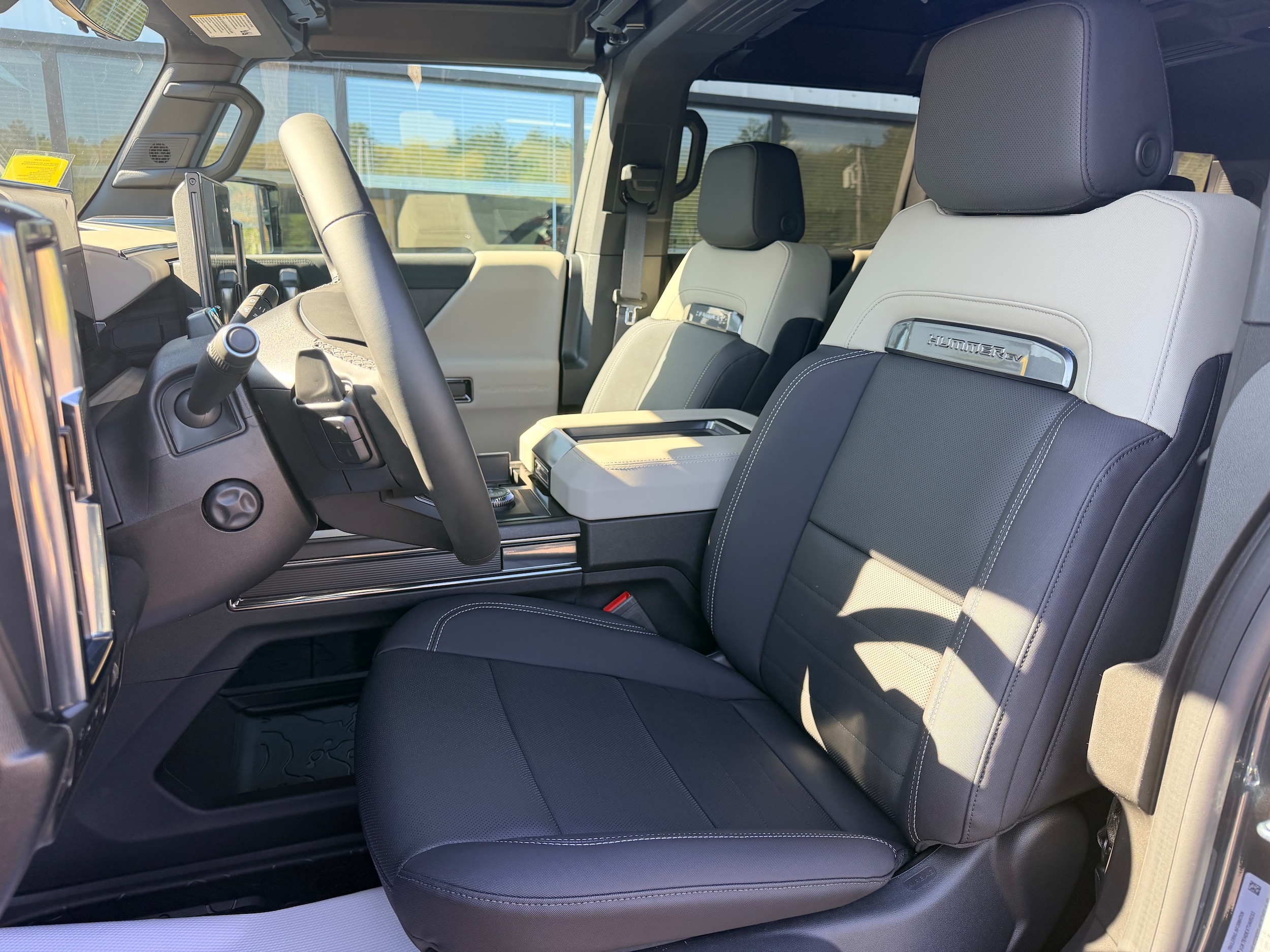 2026 GMC HUMMER EV 2X - Photo 8