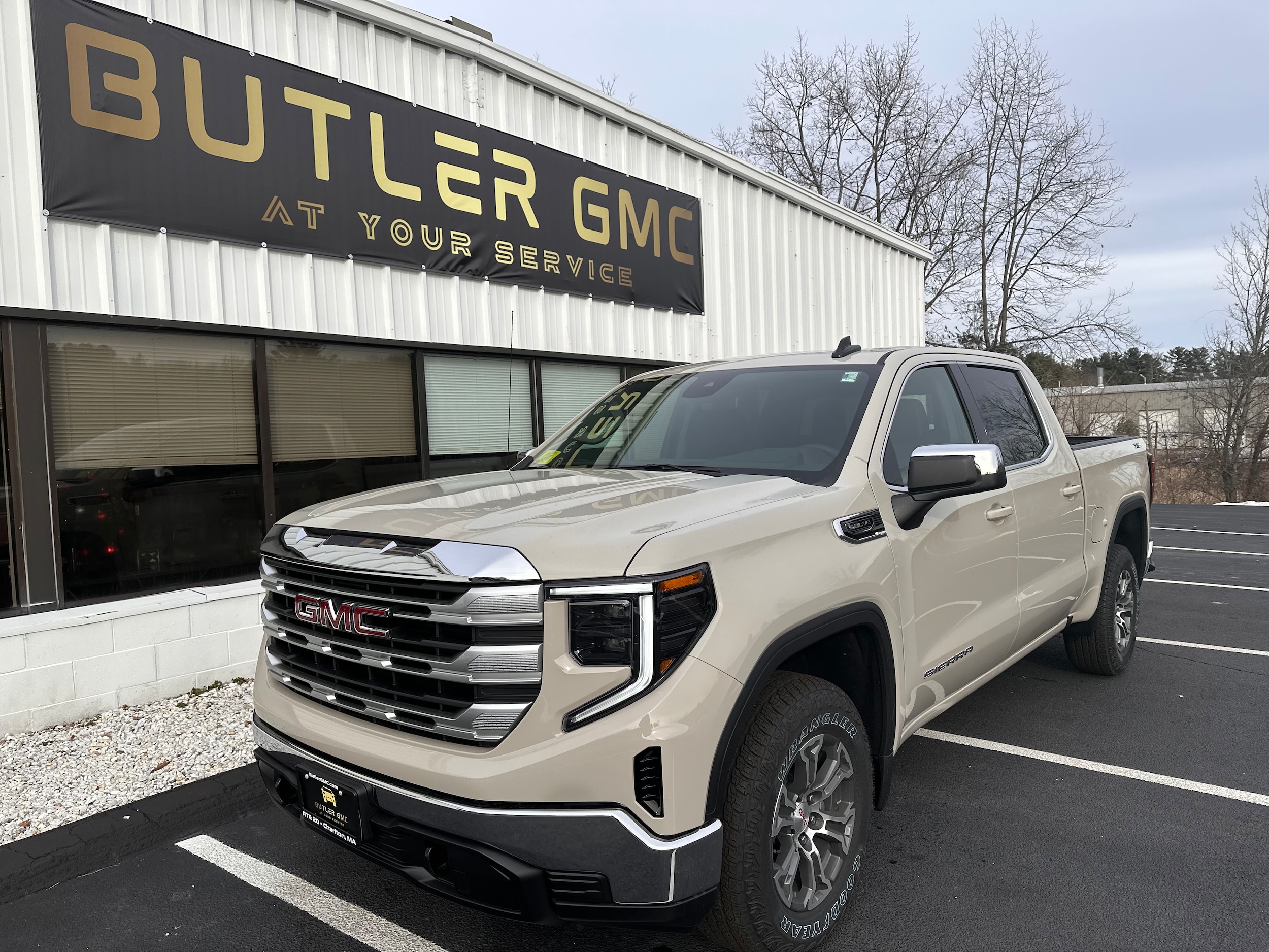 2026 GMC Sierra 1500 SLE's photo