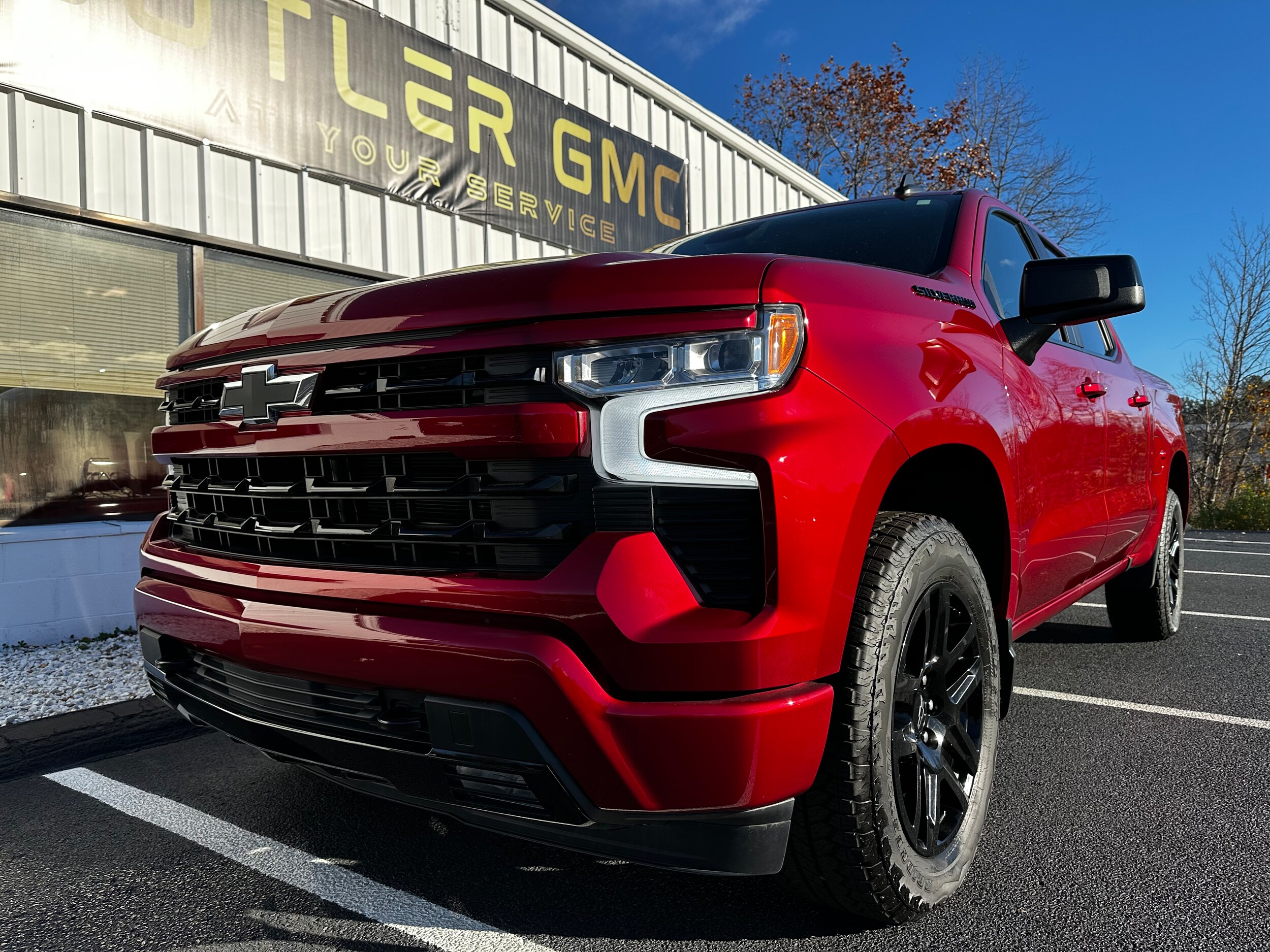 2024 Chevrolet Silverado 1500 RST photo 2