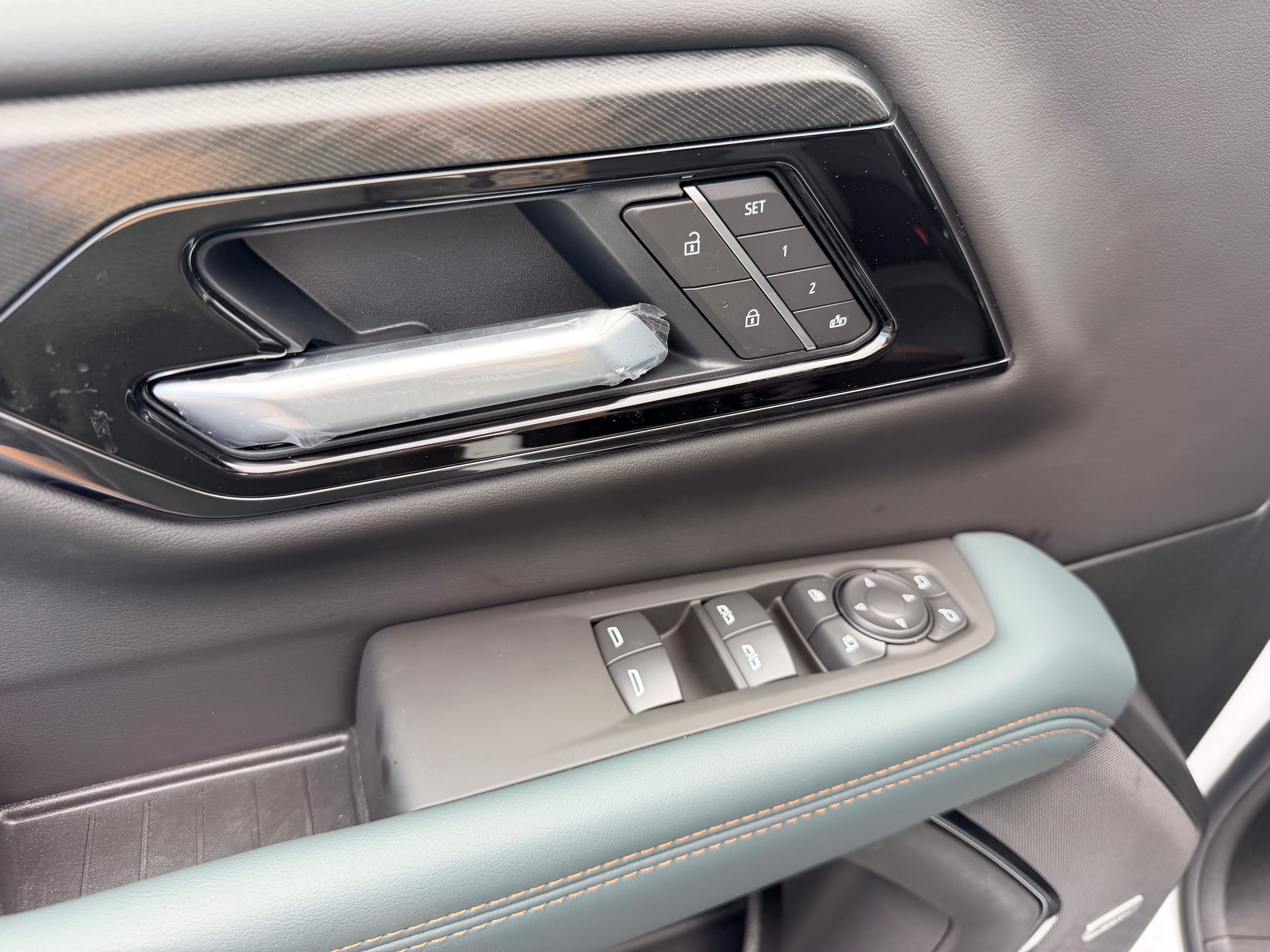 2026 GMC Yukon AT4 - Photo 7