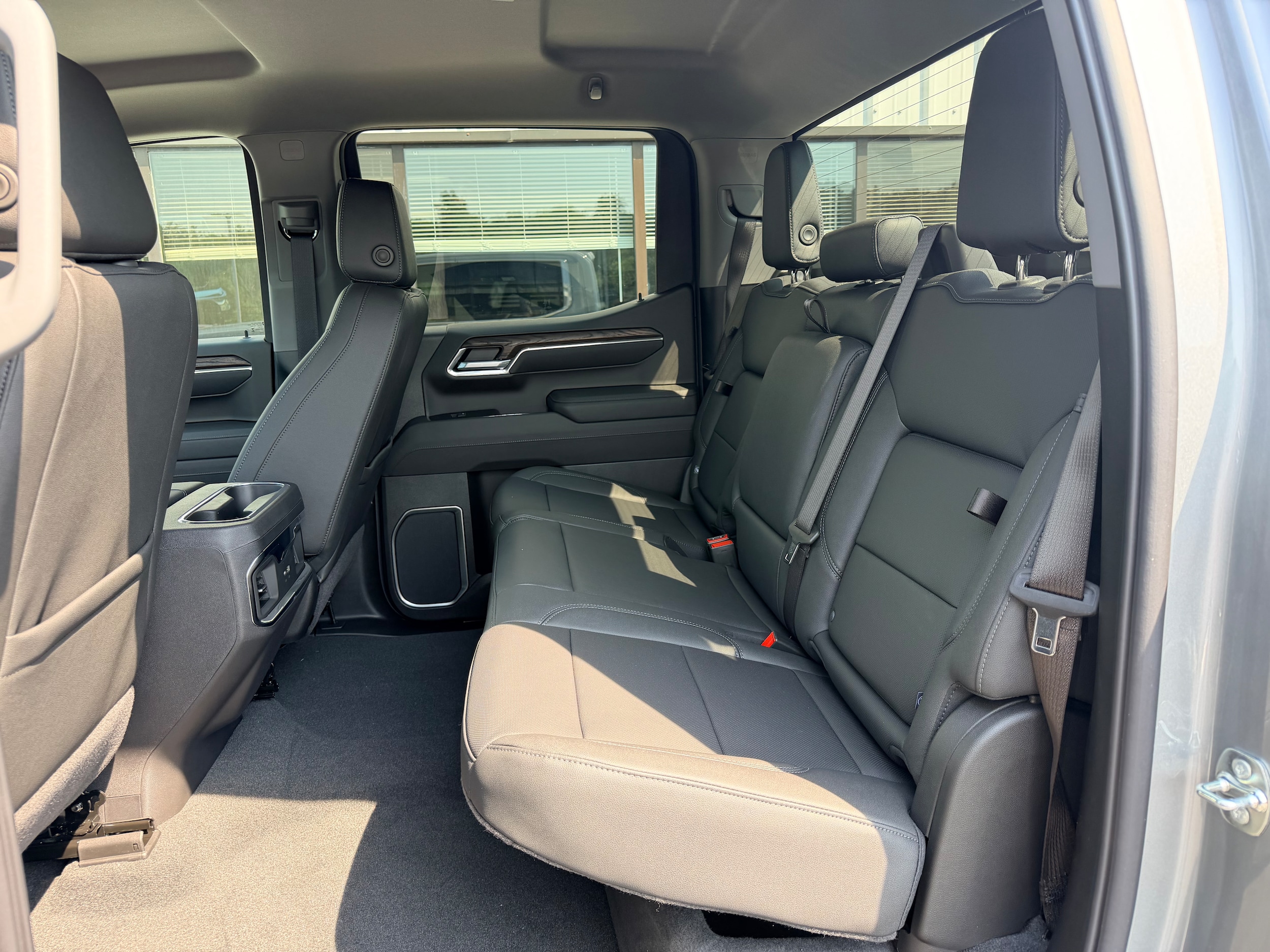 2026 GMC Sierra 1500 SLT - Photo 25