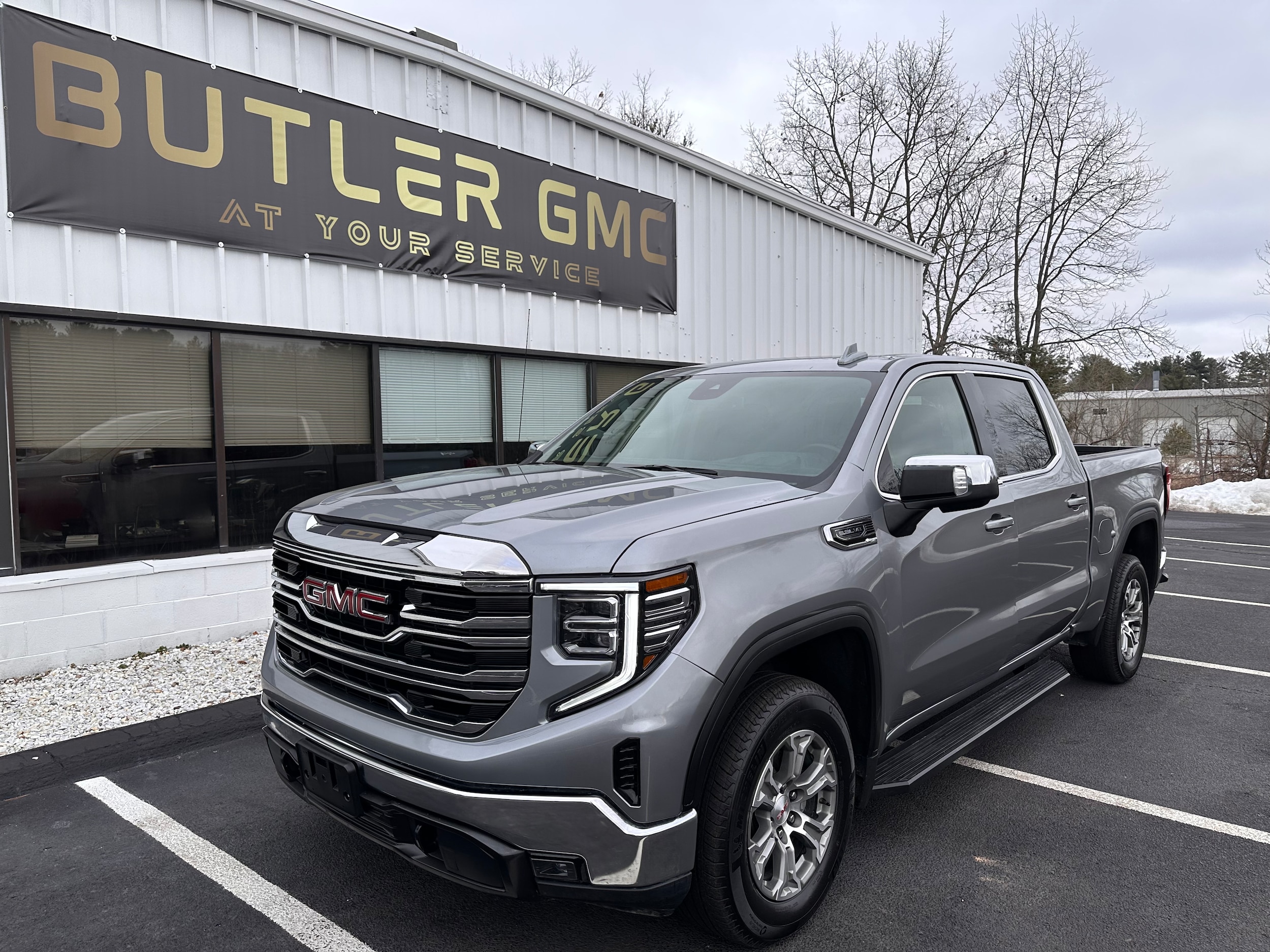 2025 GMC Sierra 1500 SLT's photo