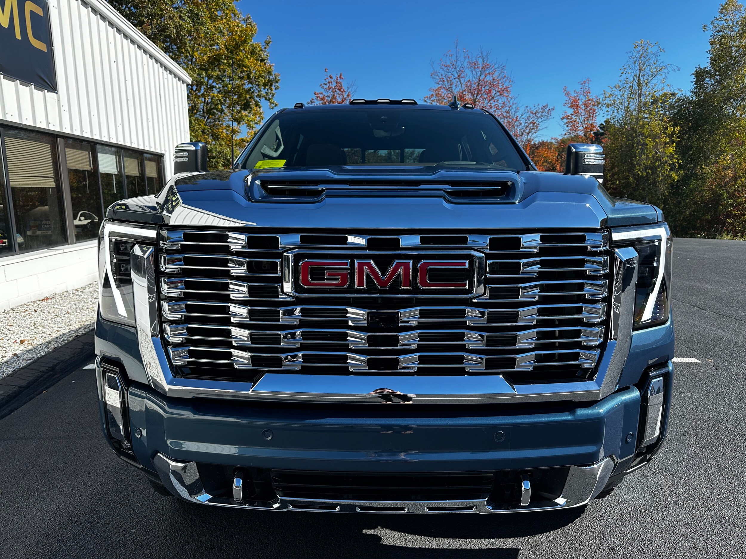 2026 Gmc Sierra 2500 HD Denali photo 3