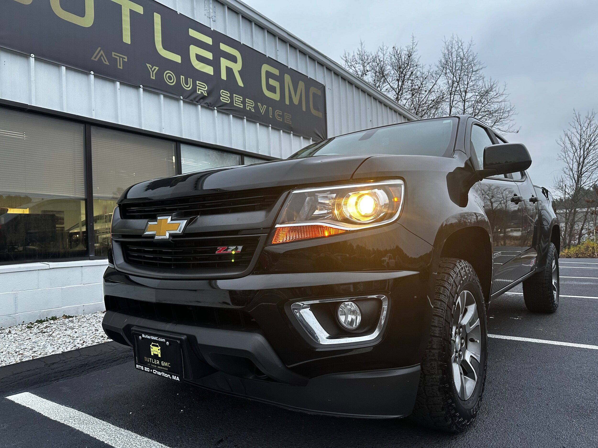2019 Chevrolet Colorado Z71 photo 2