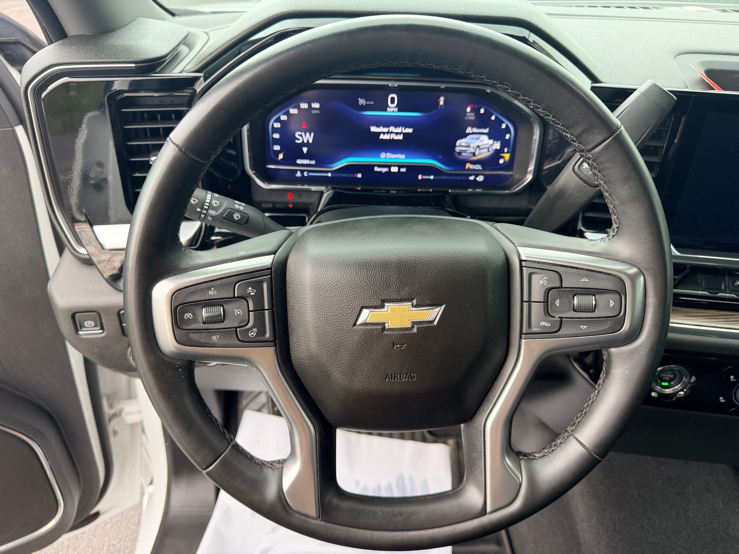2023 Chevrolet Silverado 1500 LT - Photo 12
