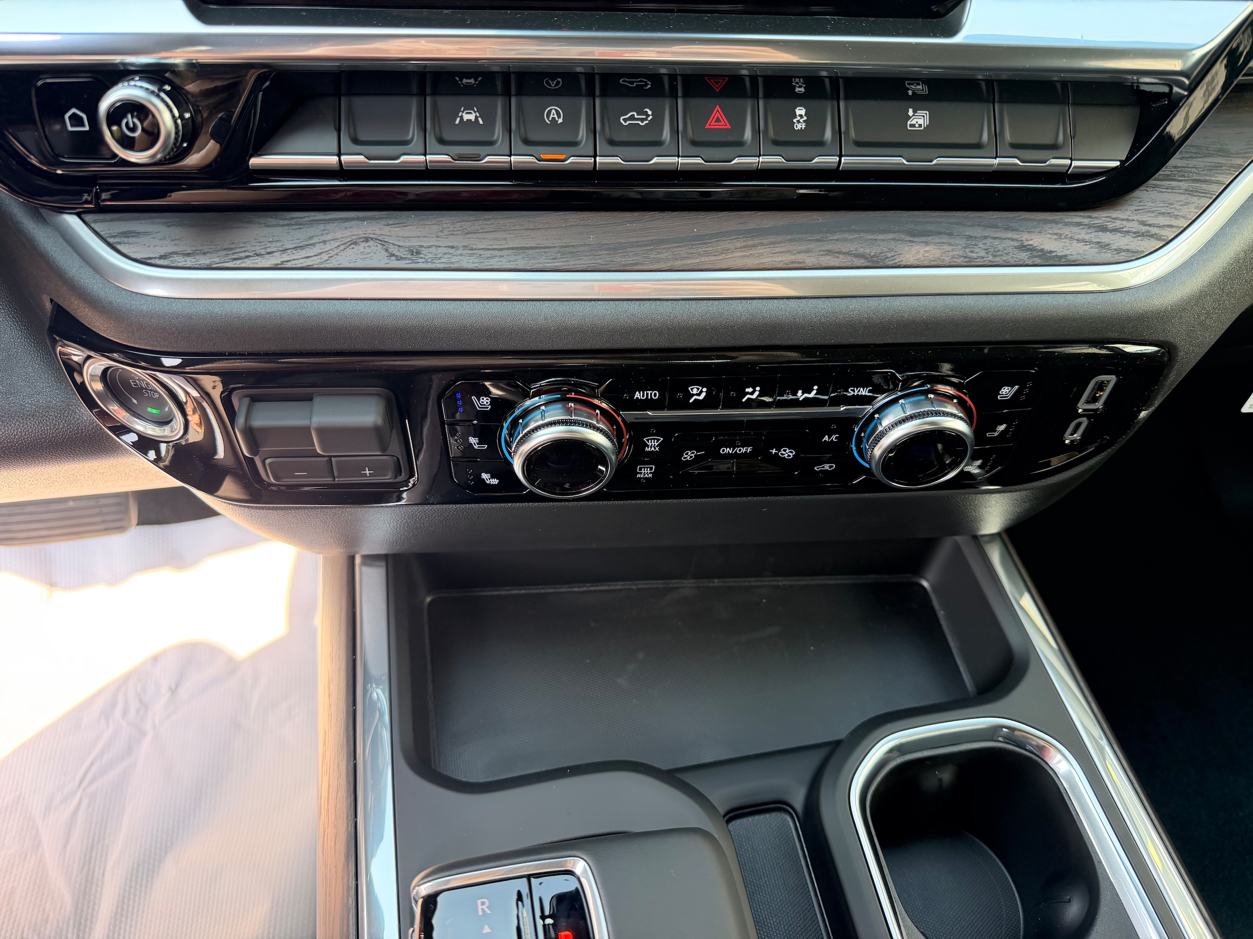 2026 GMC Sierra 1500 SLT - Photo 16