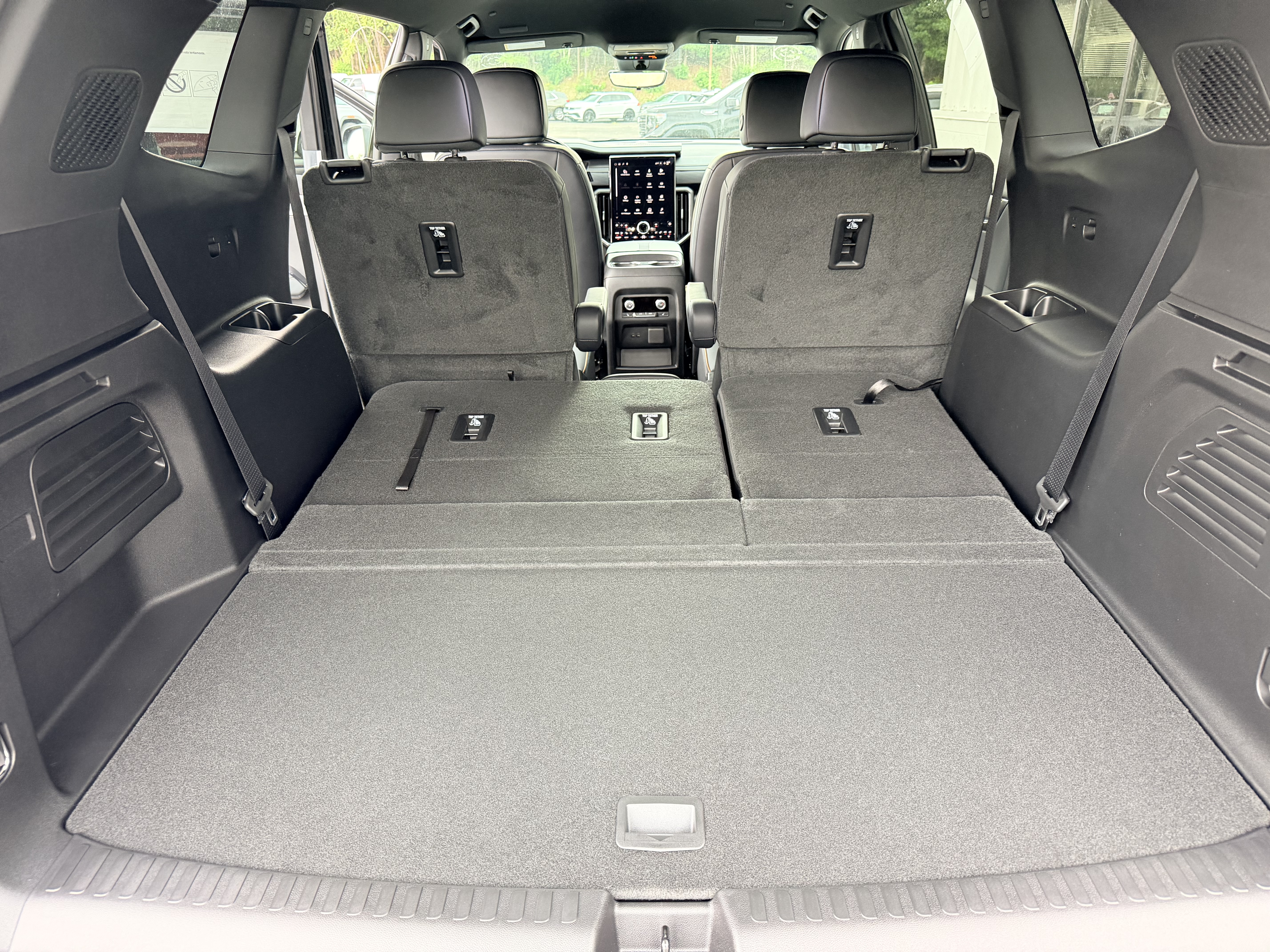 2027 GMC Acadia AT4 - Photo 33