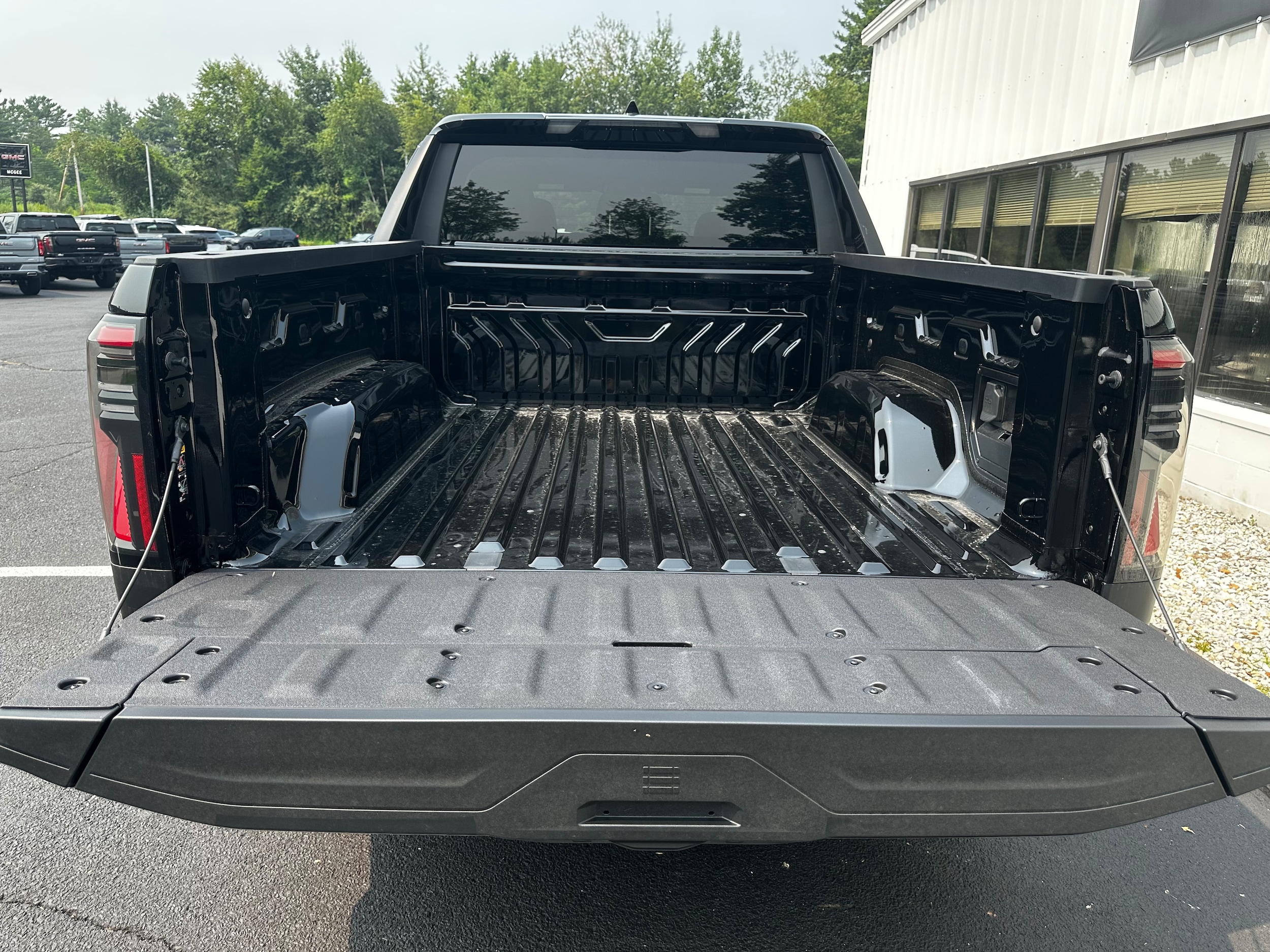 2026 GMC Sierra EV Elevation - Photo 28