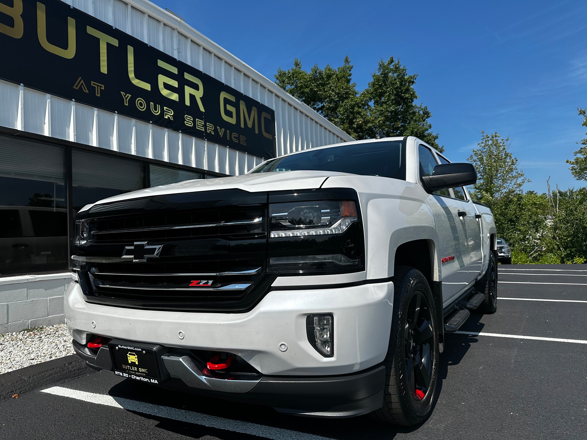 2018 Chevrolet Silverado 1500 LTZ photo 2