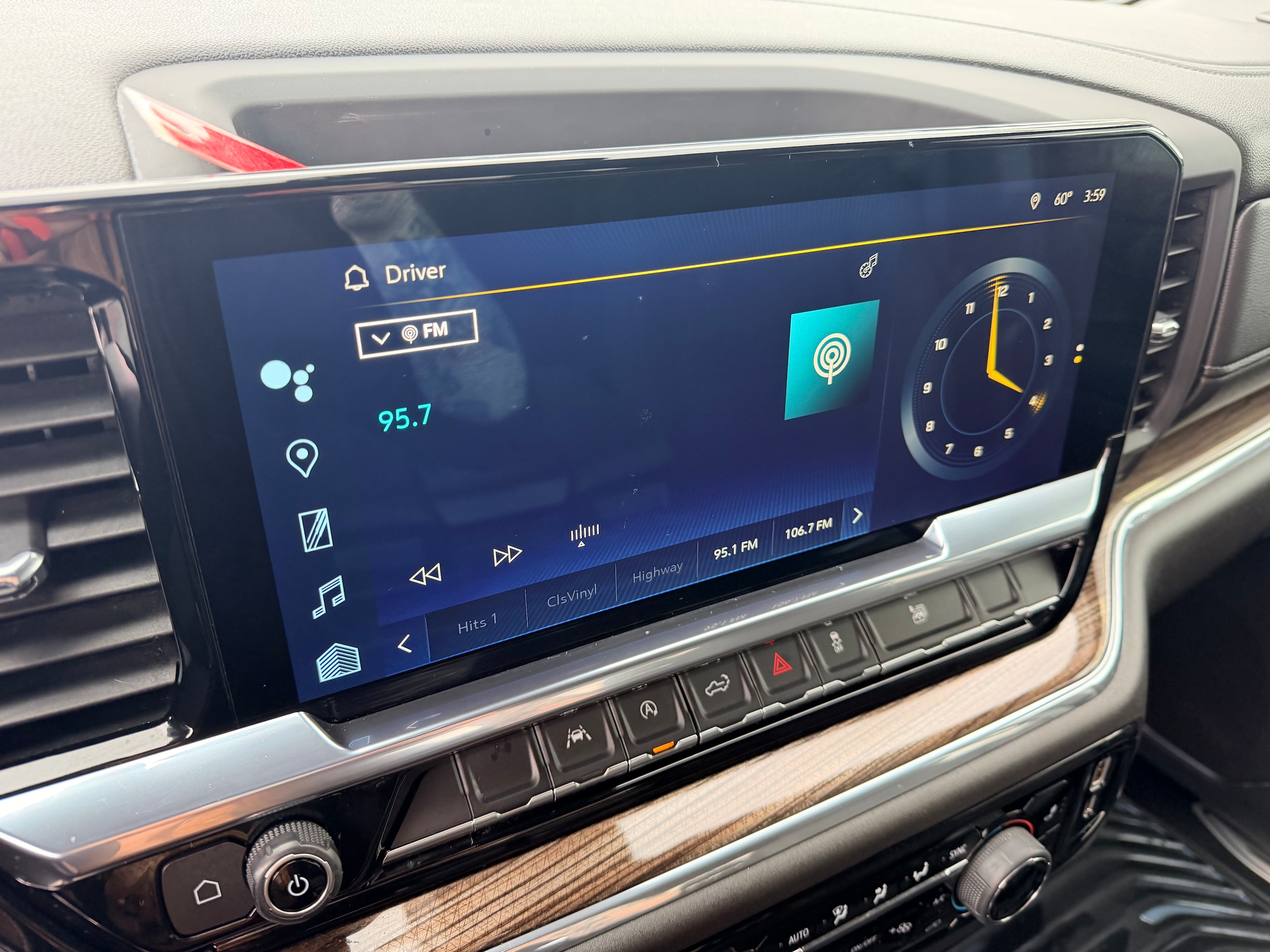 2023 Chevrolet Silverado 1500 LT - Photo 18
