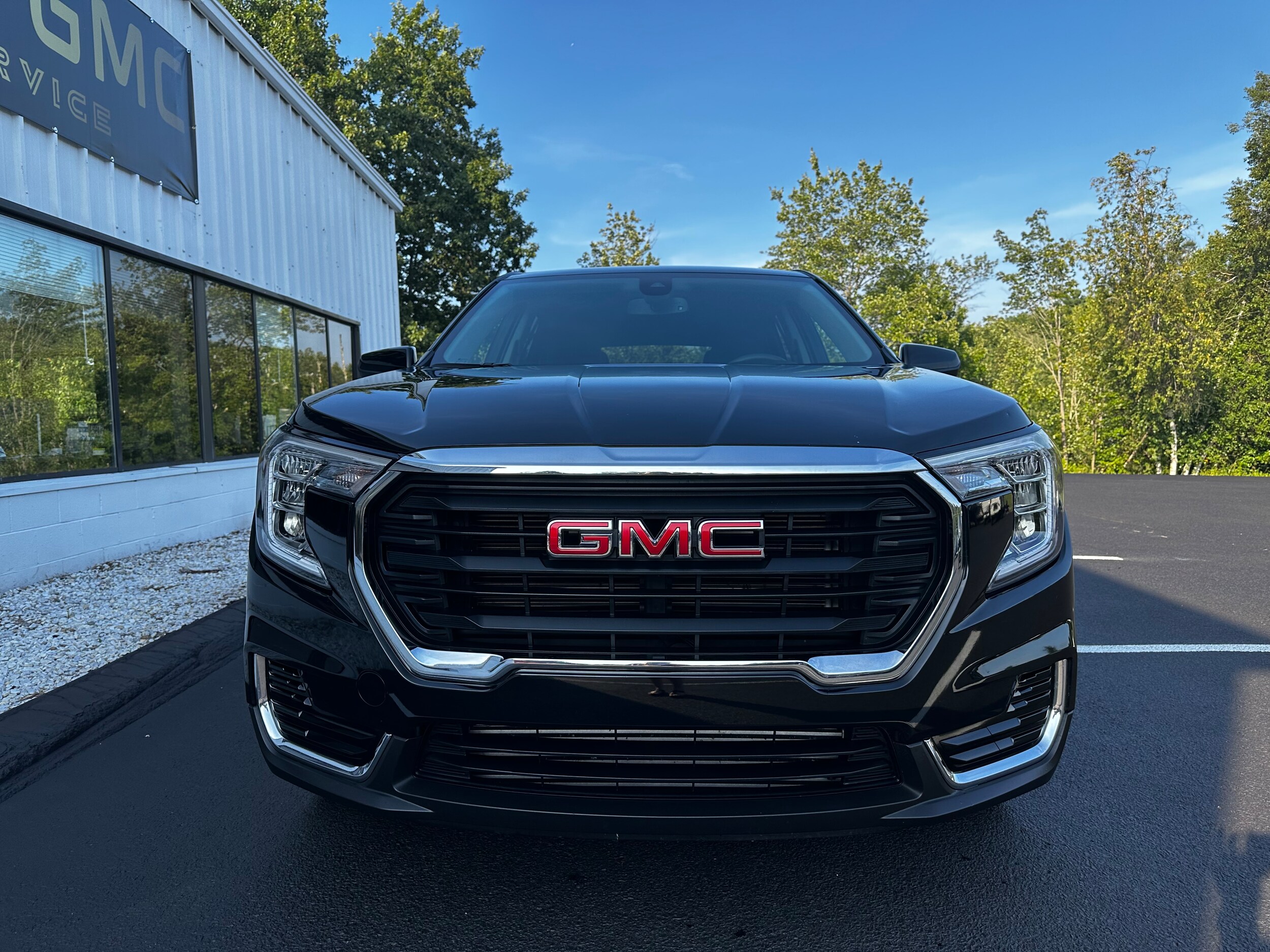 2024 Gmc Terrain SLE photo 3