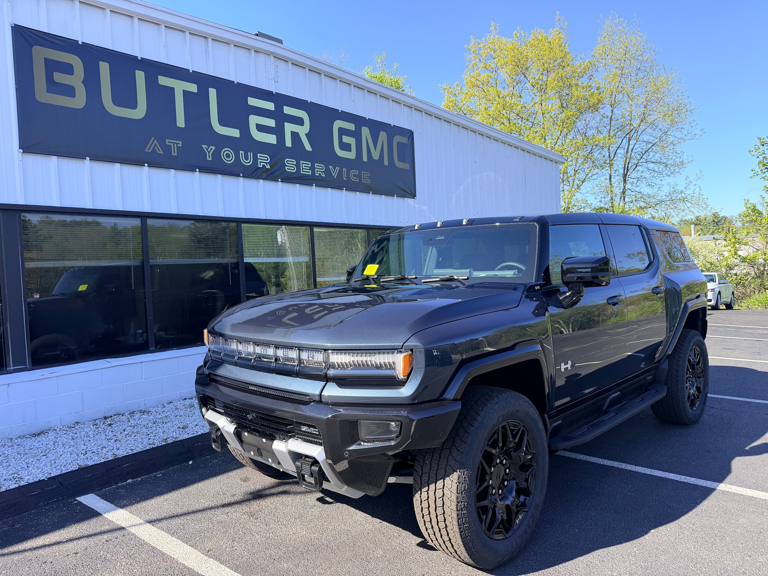 2026 GMC Hummer EV 2X SUV's photo
