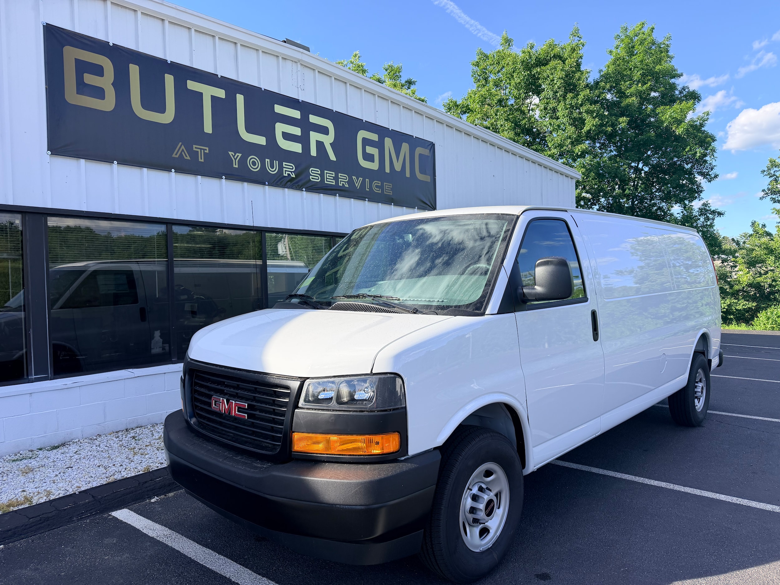 2026 GMC Savana 3500 Ext WB's photo