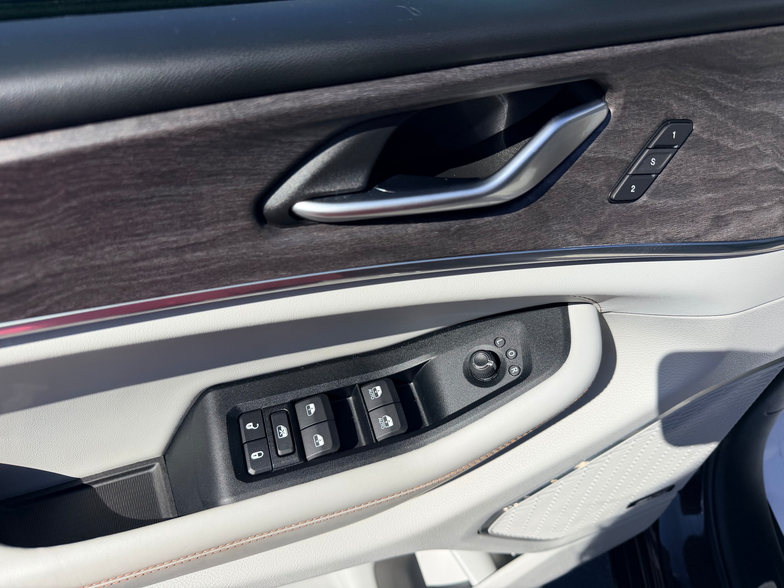 2023 Jeep Grand Cherokee Overland - Photo 7