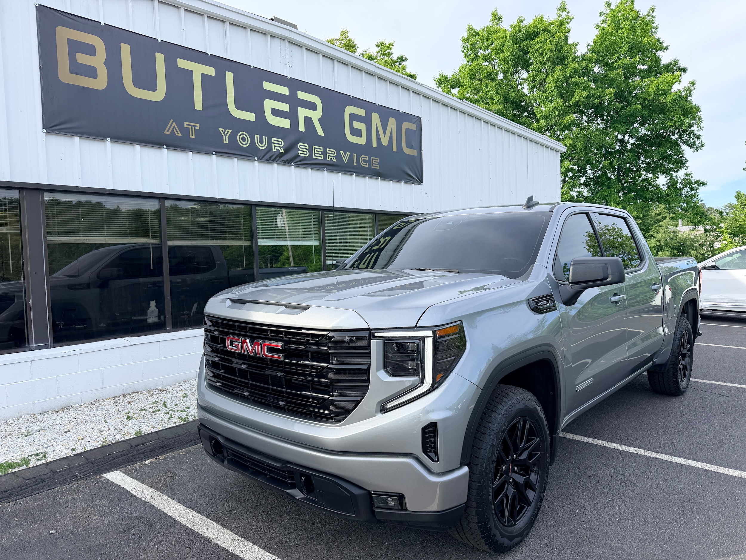2025 GMC Sierra 4WD Crew Cab Std Box Elevation 3VL's photo