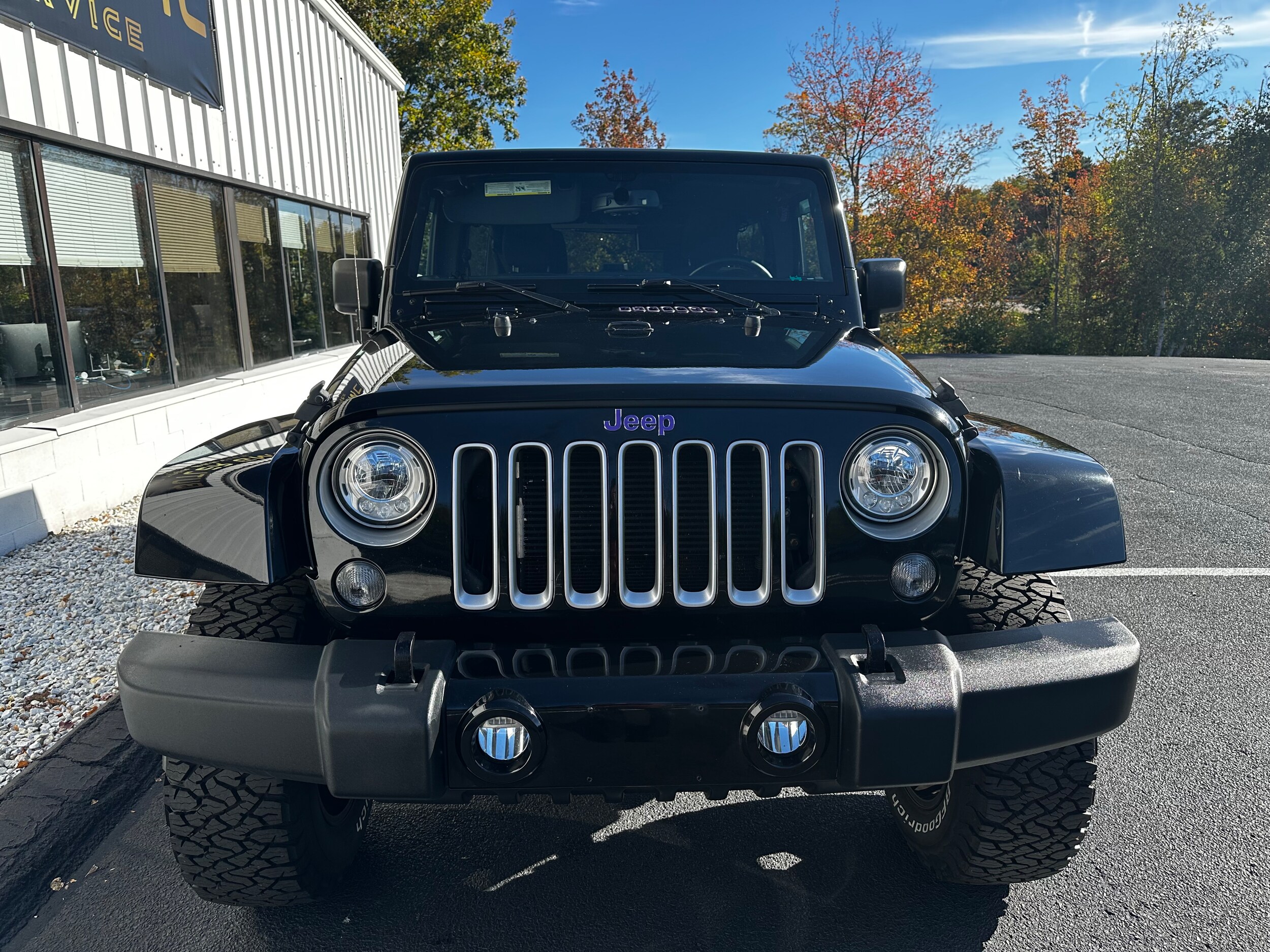 2018 Jeep Wrangler Unlimited Sahara photo 2