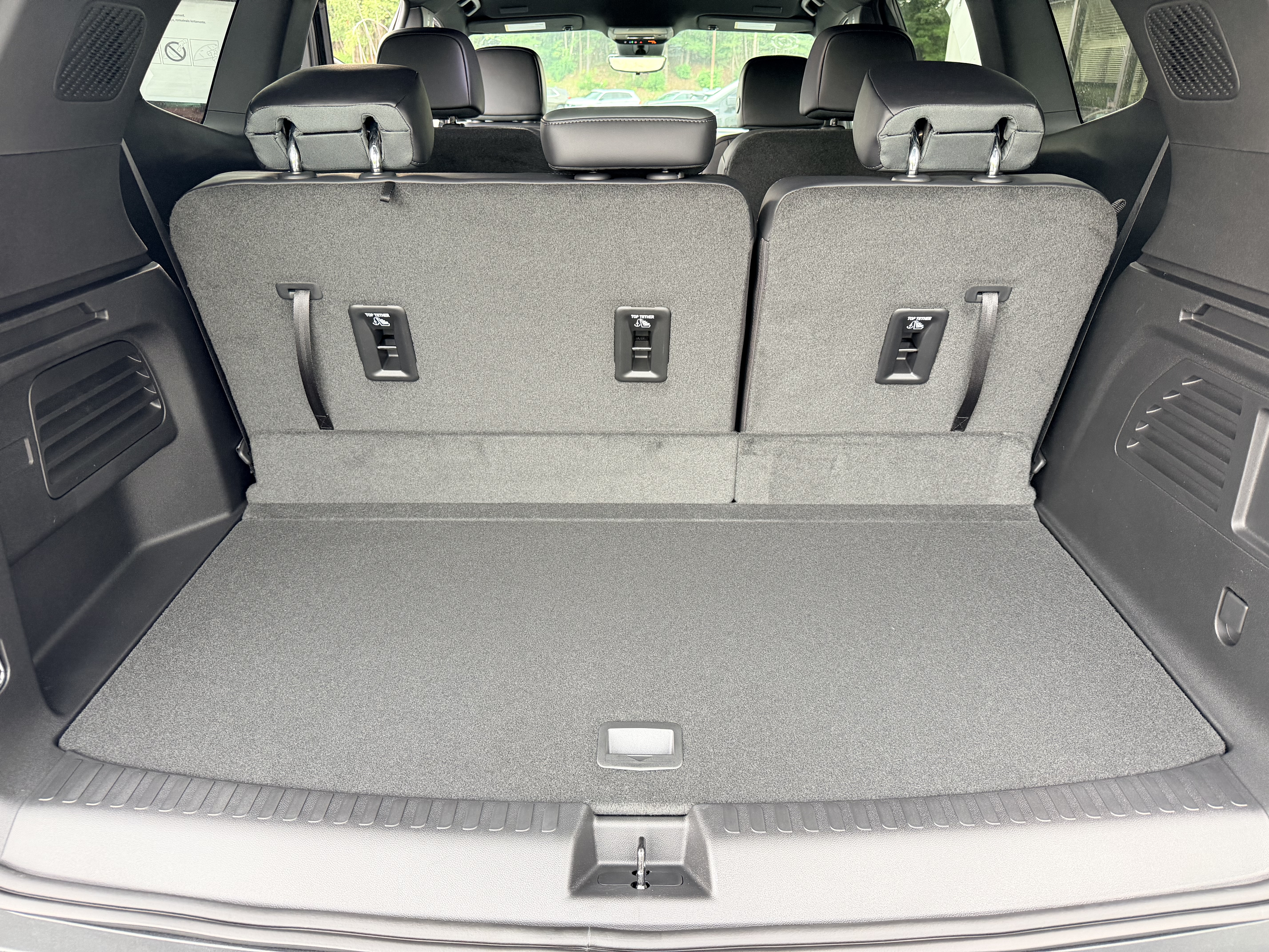 2027 GMC Acadia AT4 - Photo 31