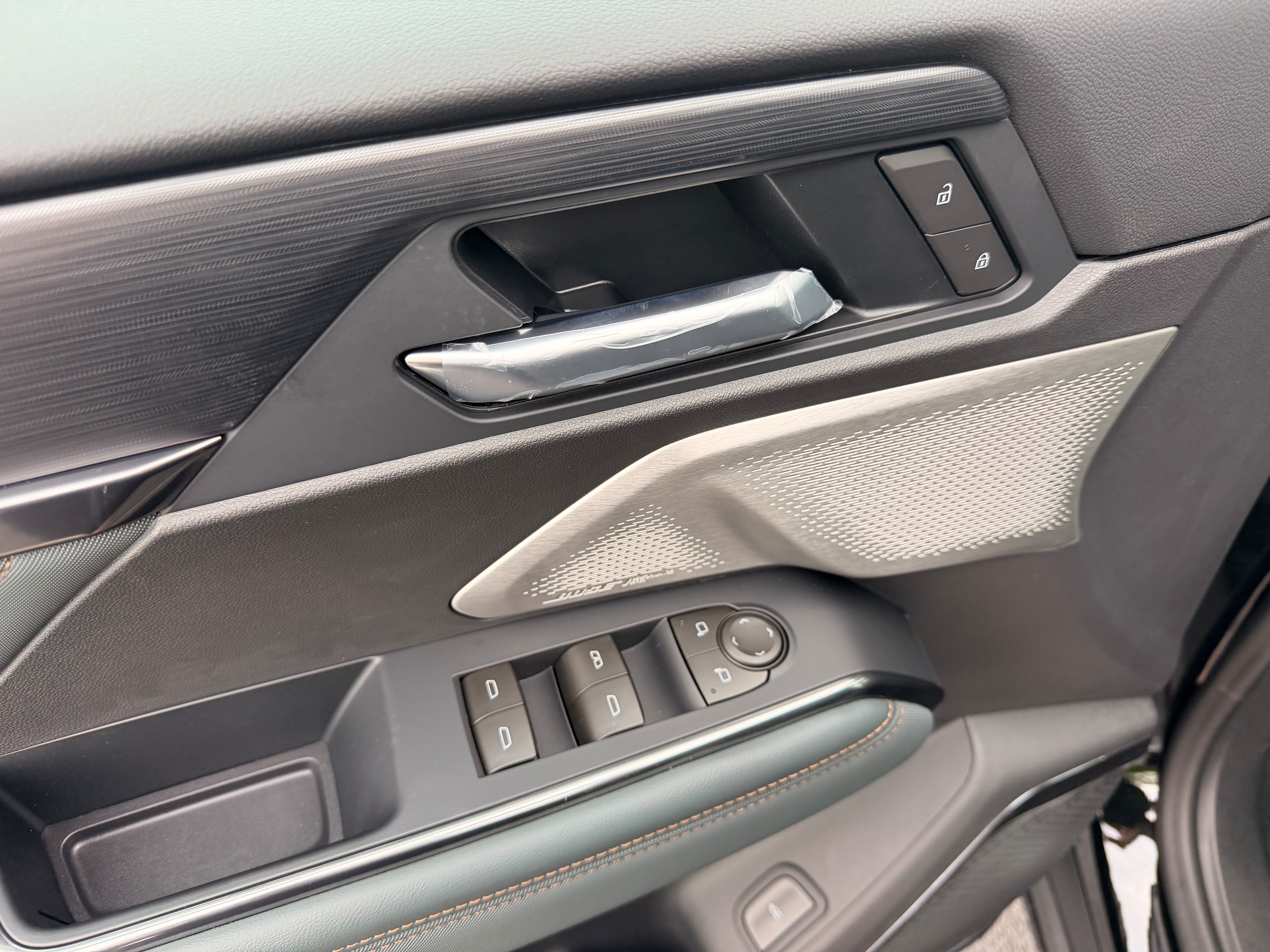 2027 GMC Acadia AT4 - Photo 7