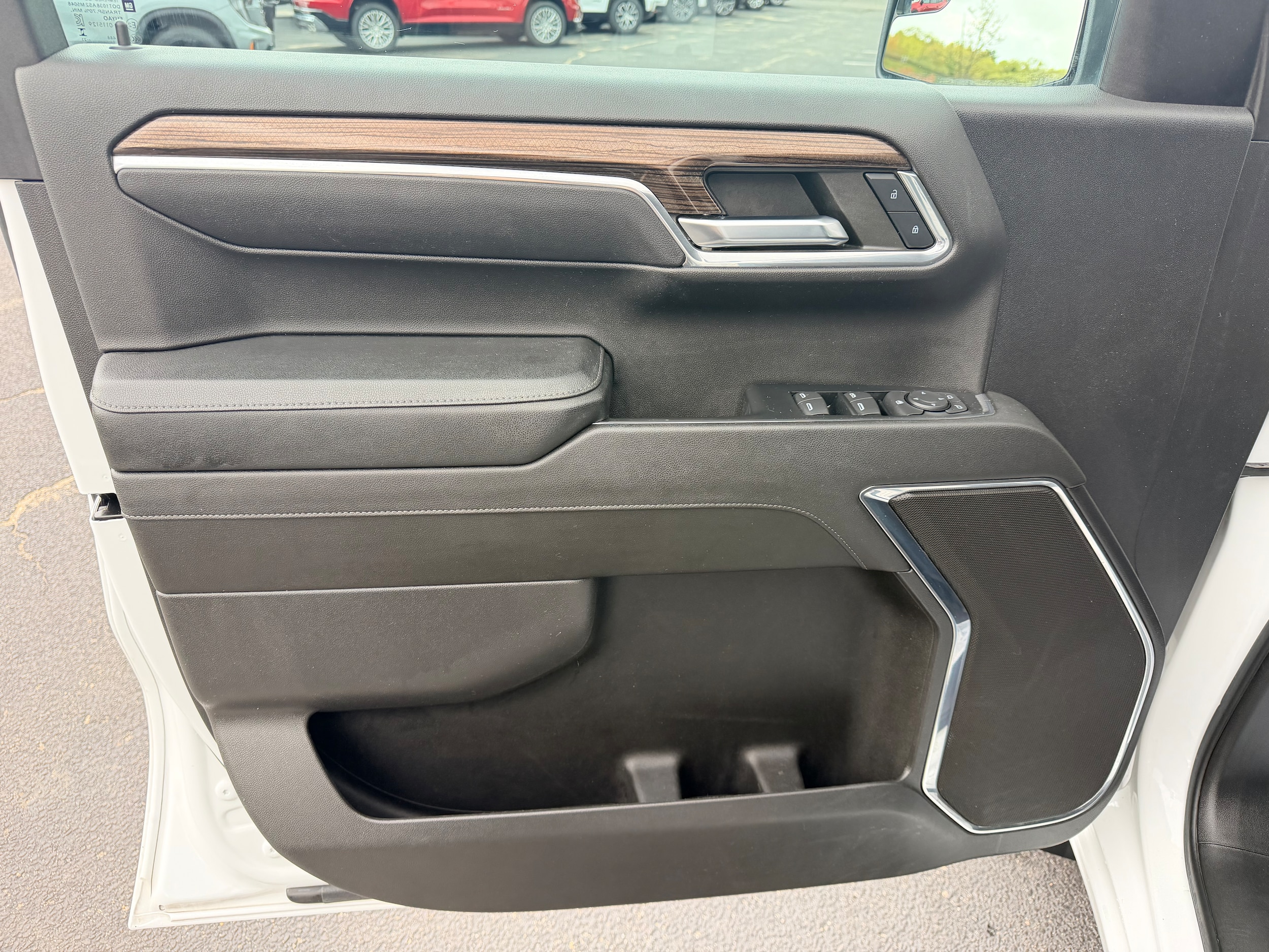 2023 Chevrolet Silverado 1500 LT - Photo 6