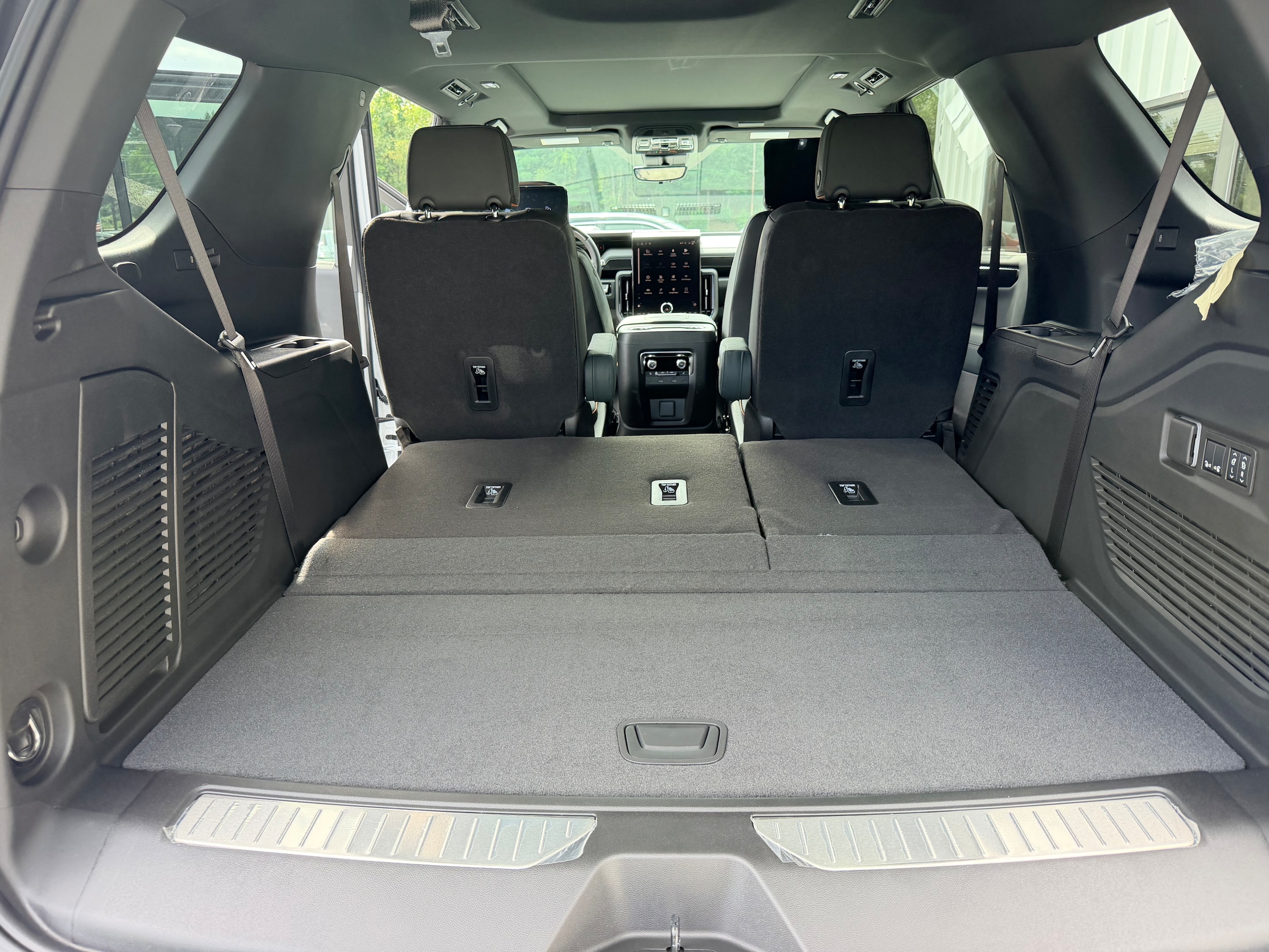 2026 GMC Yukon AT4 - Photo 34