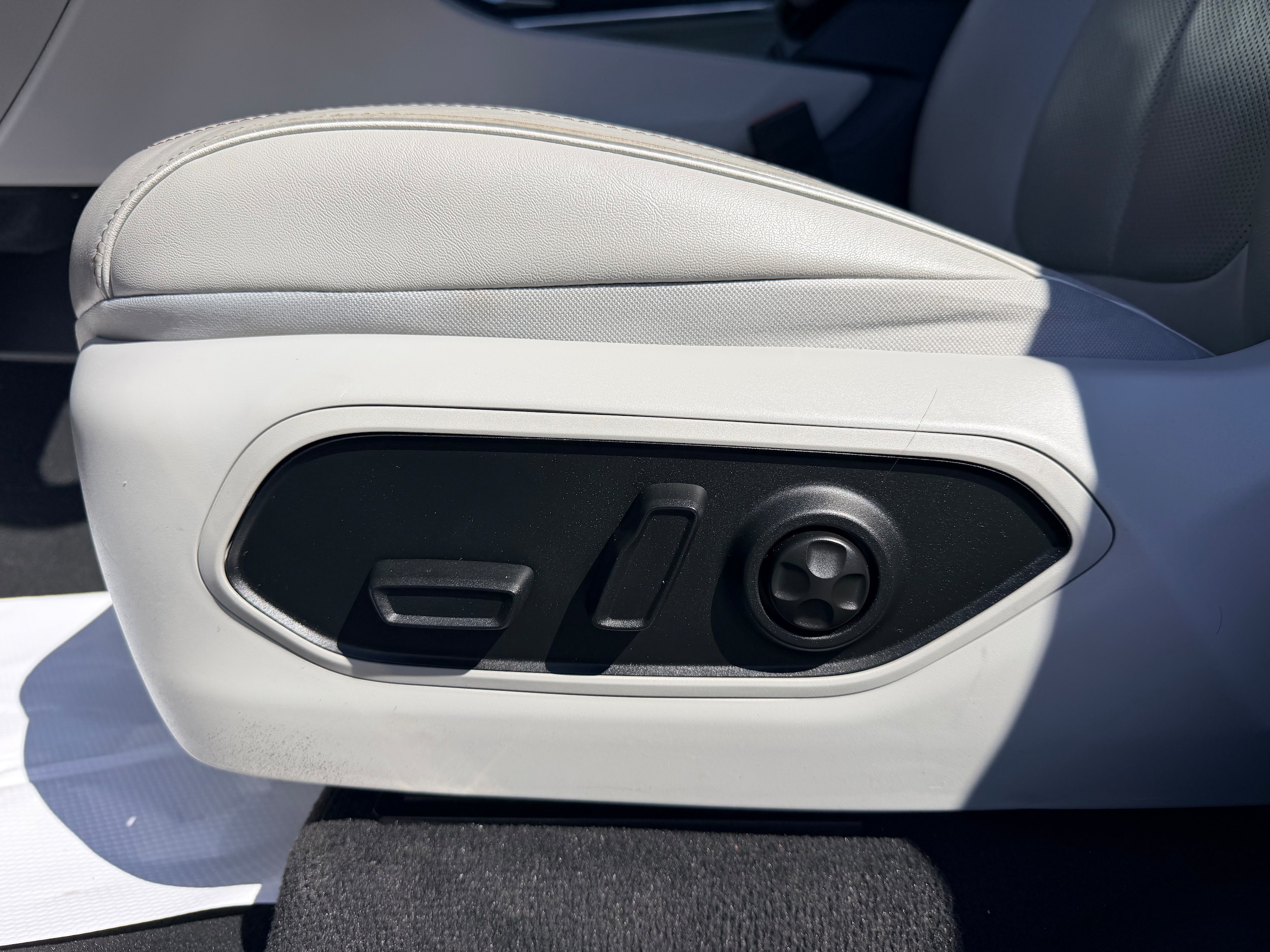 2023 Jeep Grand Cherokee Overland - Photo 10
