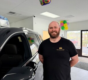 Staff member COLIN FOLEY from ID_11d5f4
