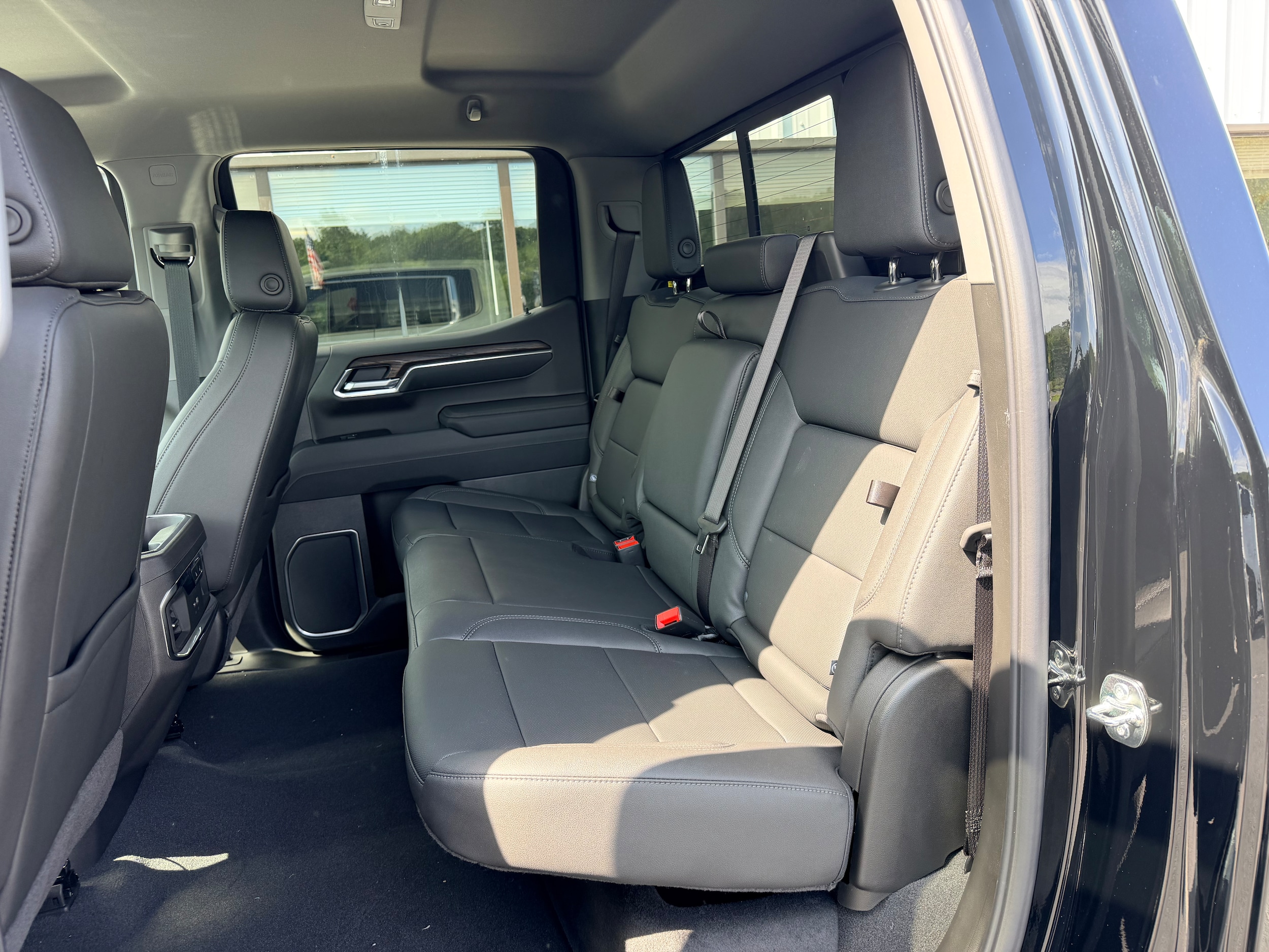 2026 GMC Sierra 1500 SLT - Photo 22