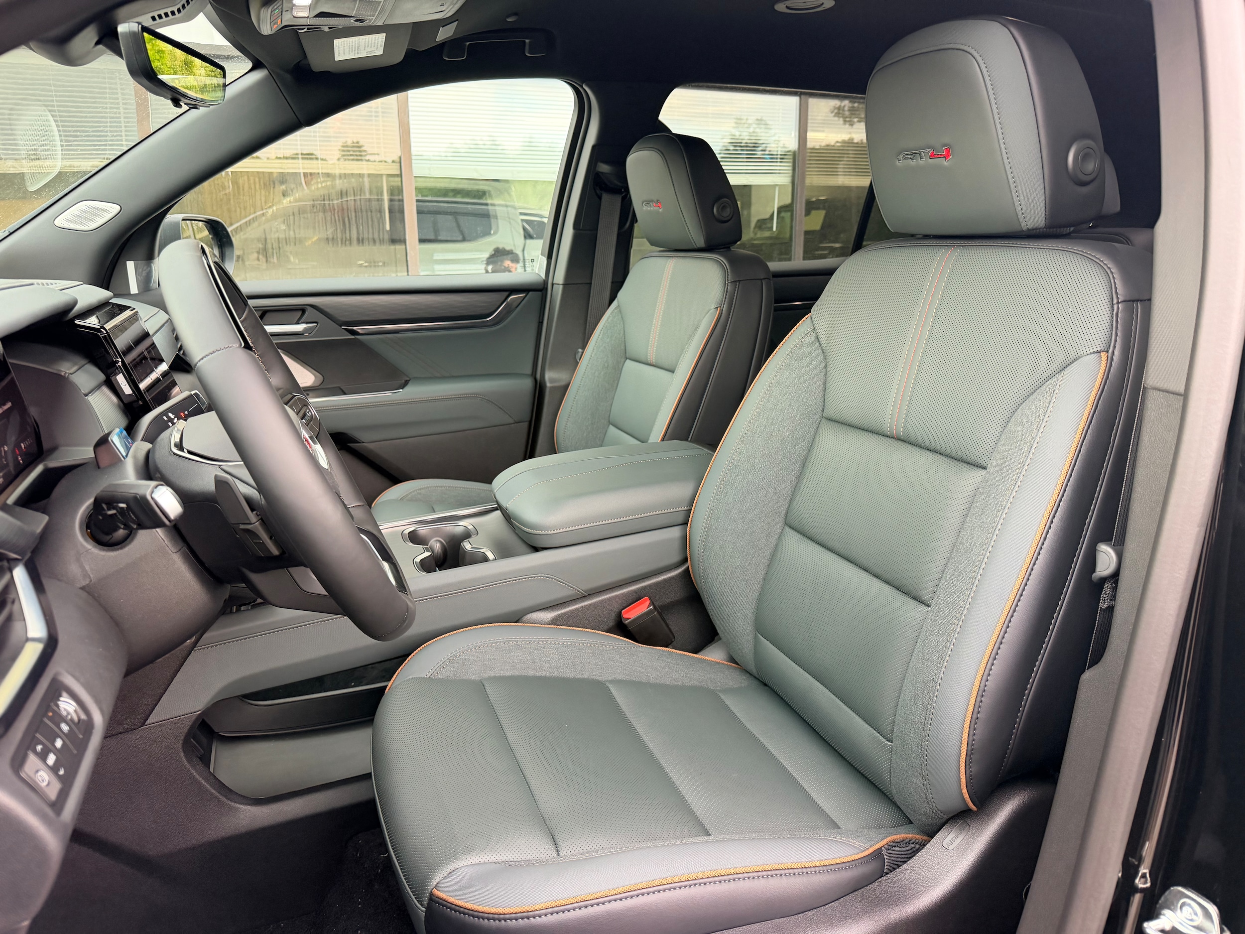 2027 GMC Acadia AT4 - Photo 8
