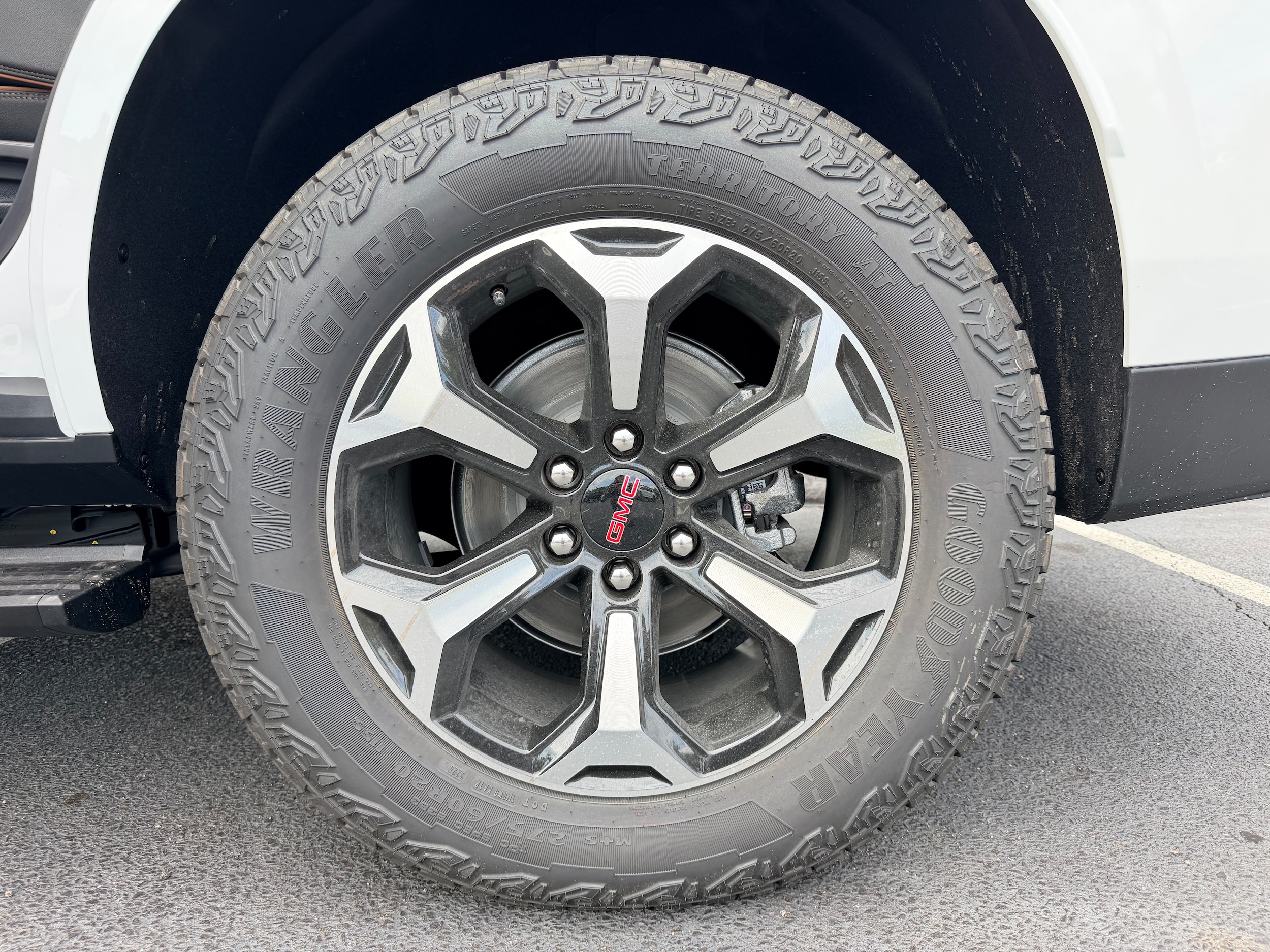 2026 GMC Yukon AT4 - Photo 36