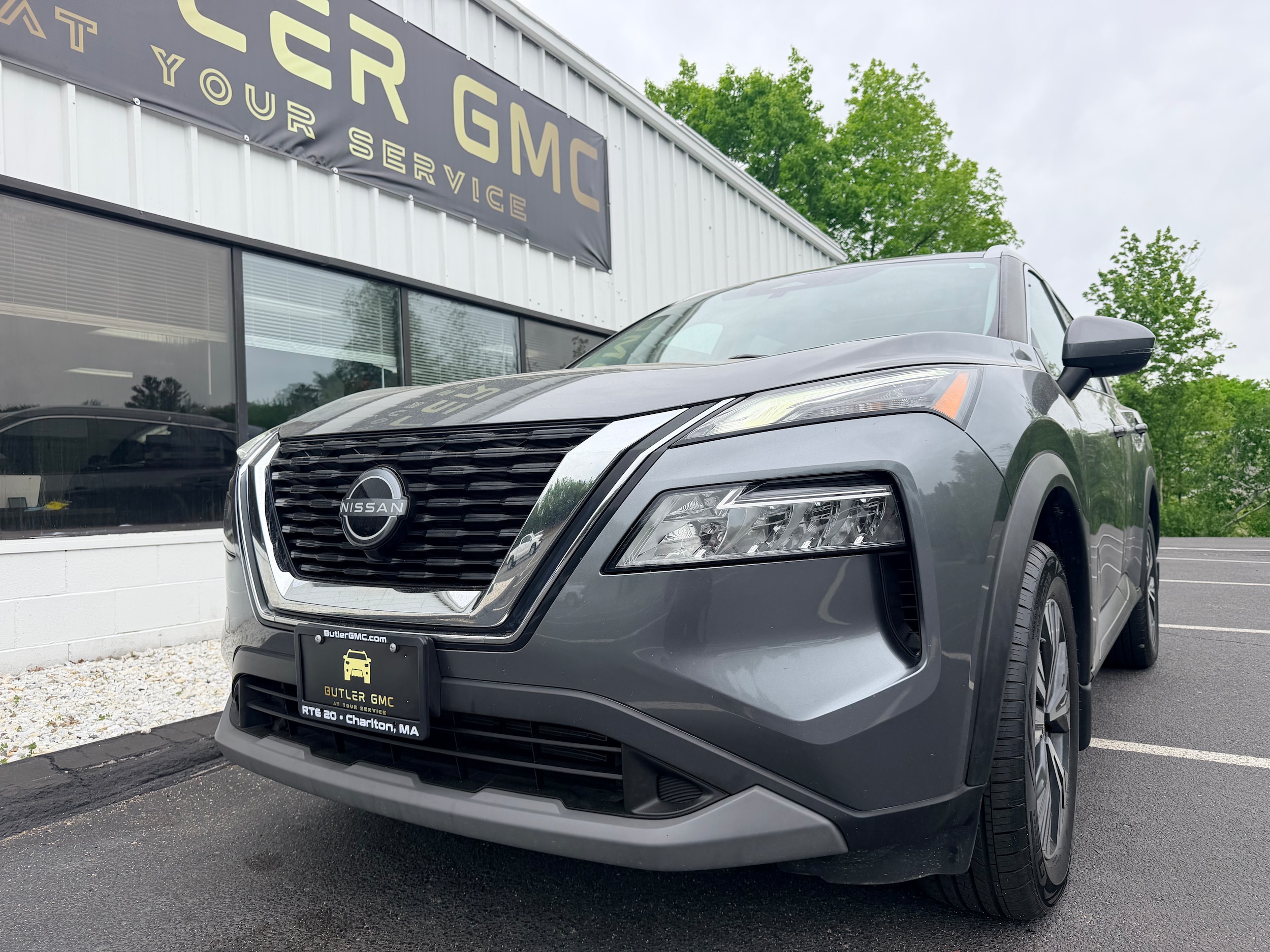 Used 2022 Nissan Rogue SV with VIN 5N1BT3BB3NC700998 for sale in Charlton, MA