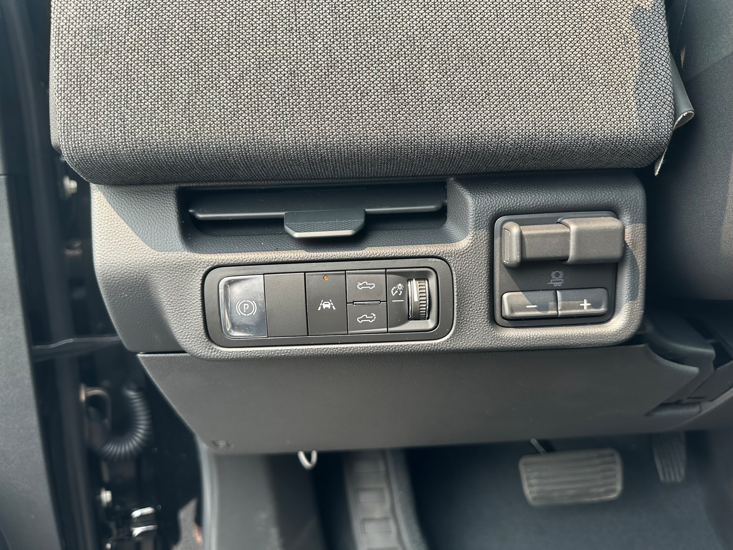 2026 GMC Sierra EV Elevation - Photo 10